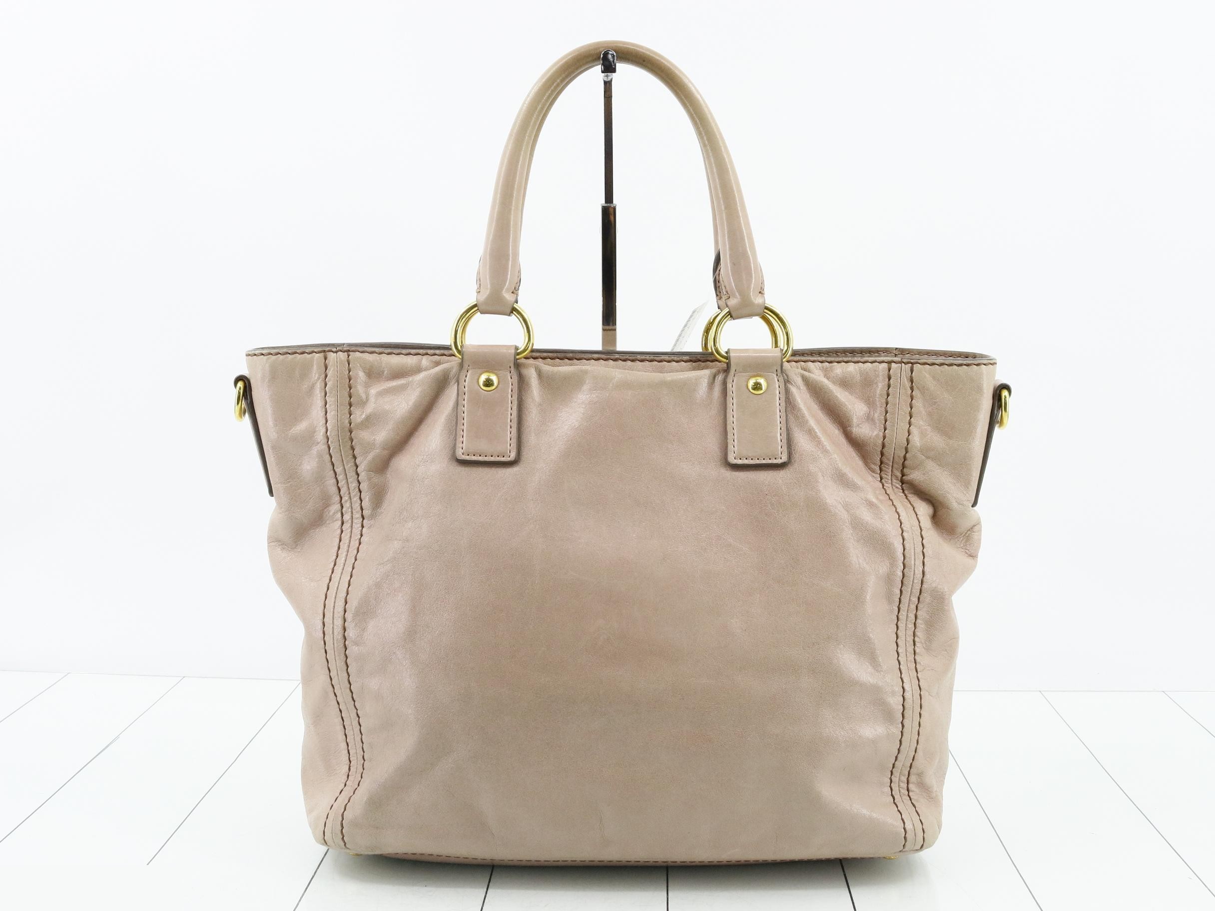 Leather tote bag, pink beige, gold hardware. — view 2