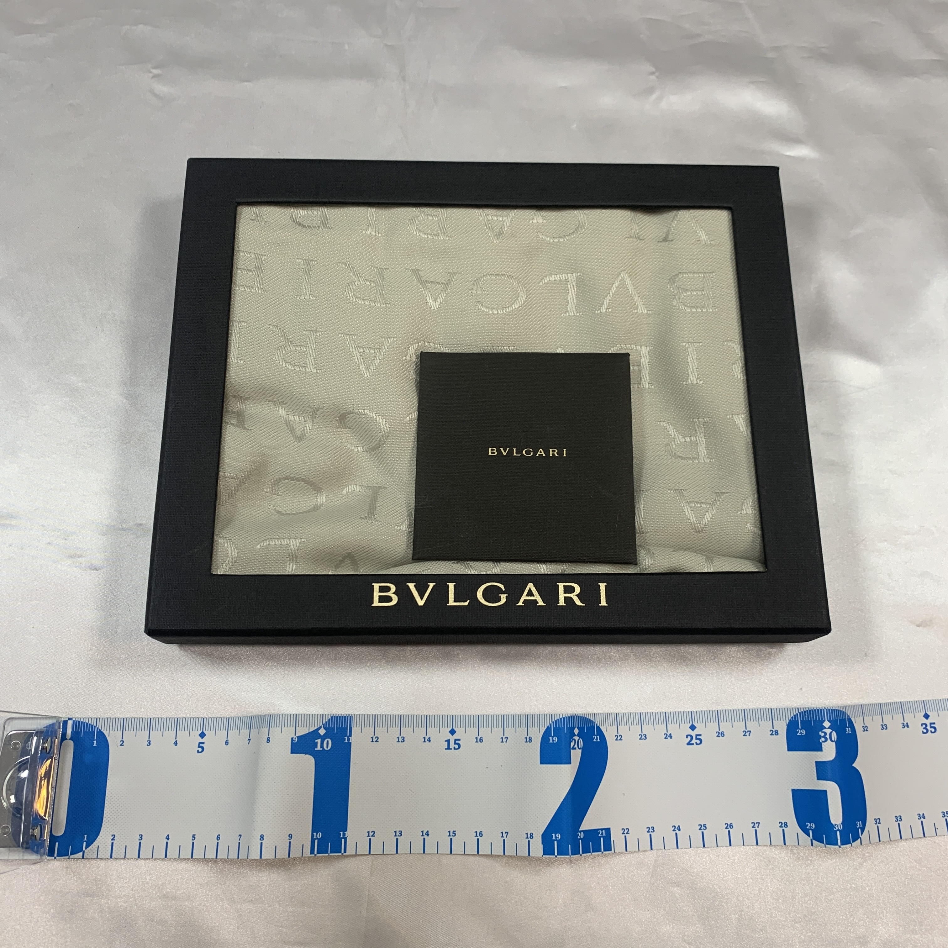 scarf, unused, gift item. — view 2