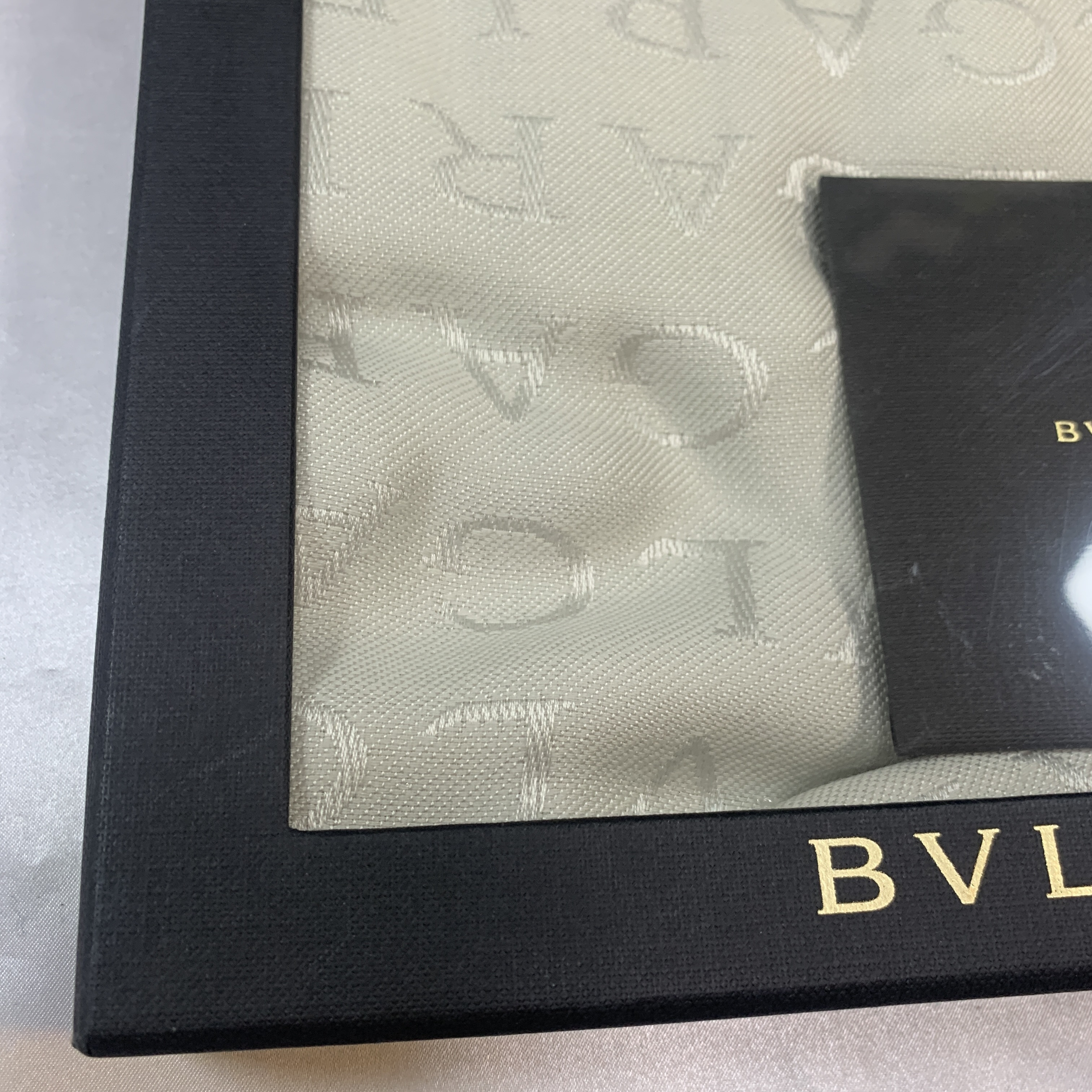 scarf, unused, gift item. — view 5