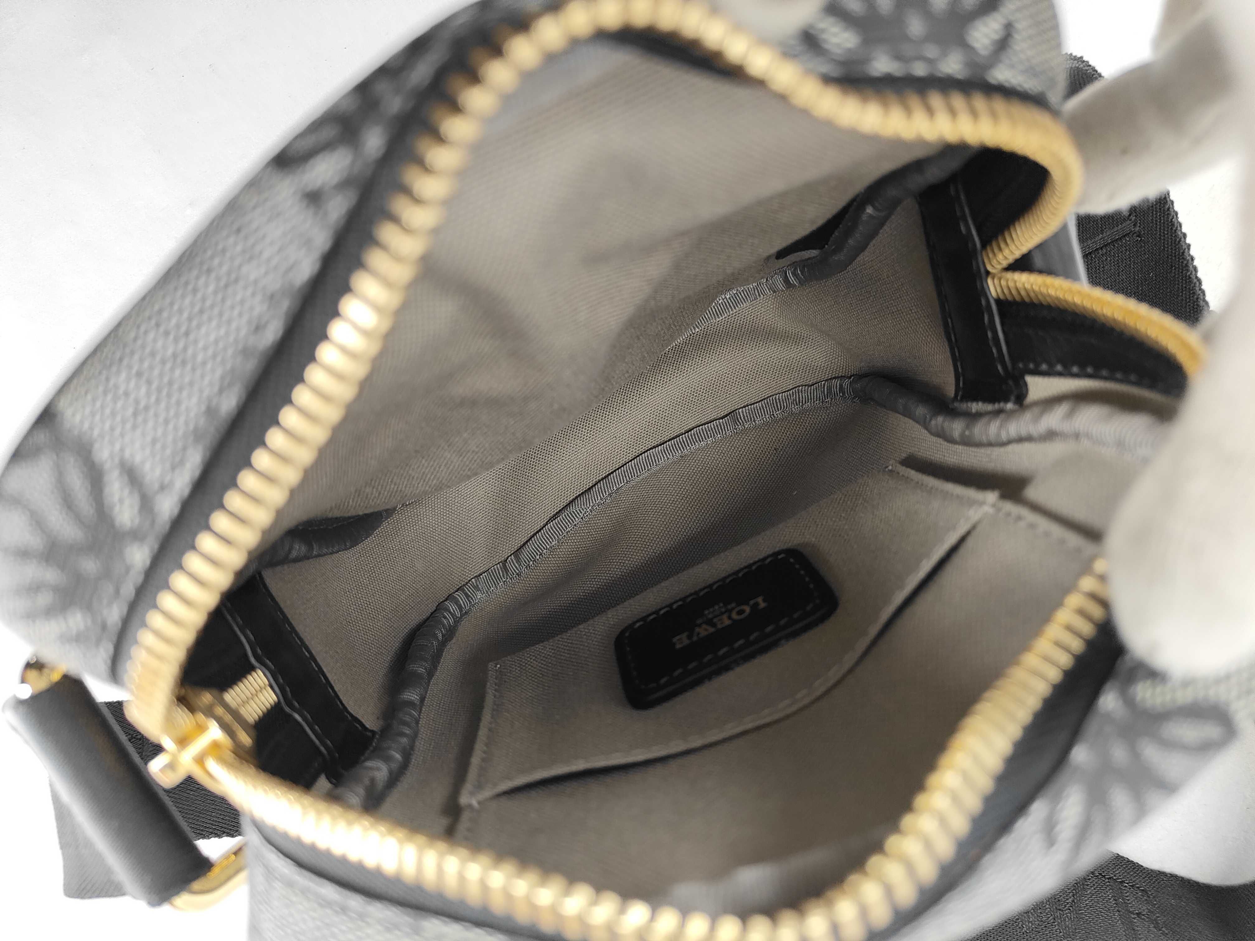 Anagram Pattern Shoulder Bag — view 11