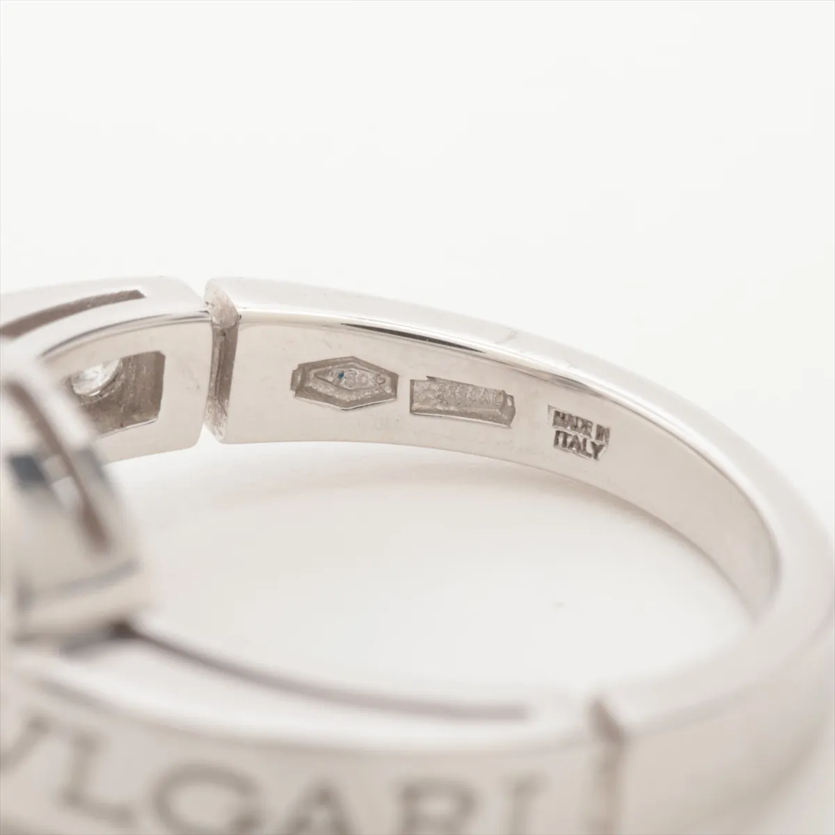 Diamond Ring, 750 (WG), 4.9g, small chipped stone, resizing, drilled hole. — view 3