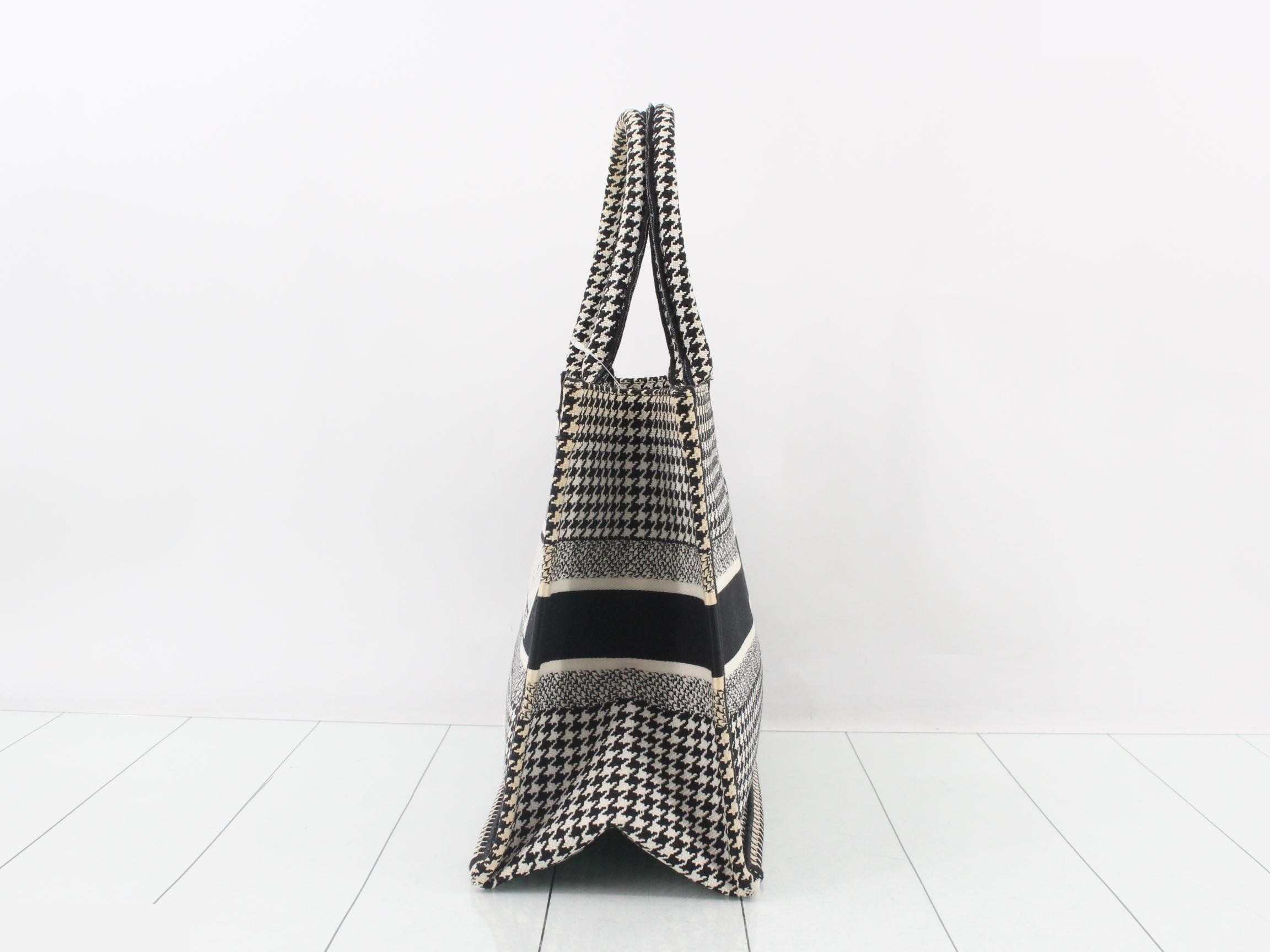 Book Tote — view 3