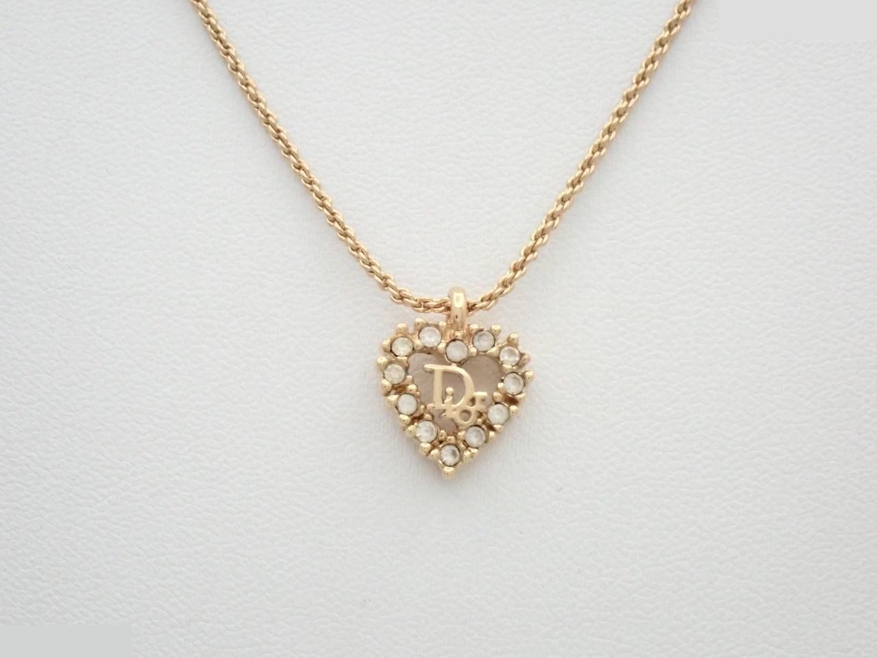 Gold necklace, neck circumference approximately 47cm