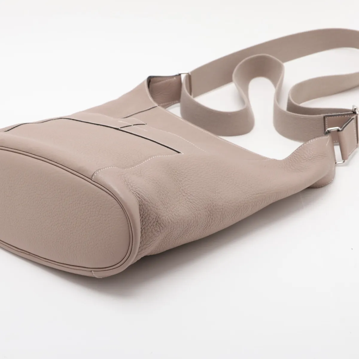 Hermès Good News GM Taurillon Clemence Tourterelle Grey Silver Hardware M: 2009 — view 3