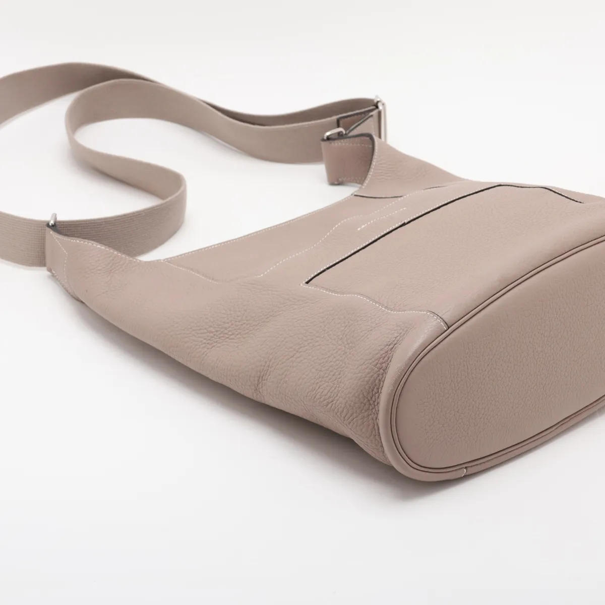 Hermès Good News GM Taurillon Clemence Tourterelle Grey Silver Hardware M: 2009 — view 4