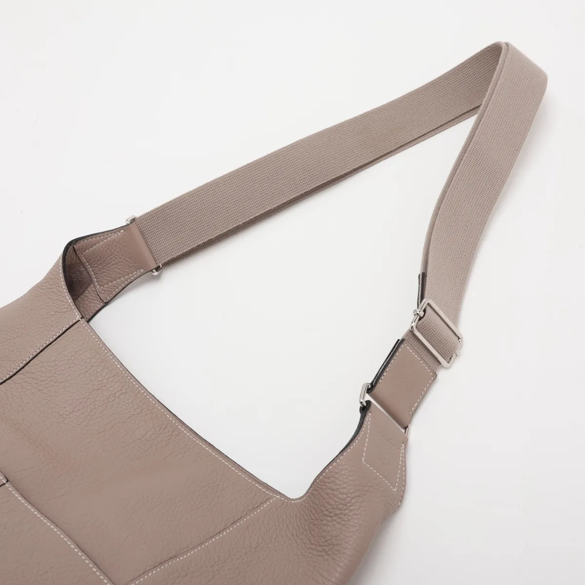 Hermès Good News GM Taurillon Clemence Tourterelle Grey Silver Hardware M: 2009 — view 5