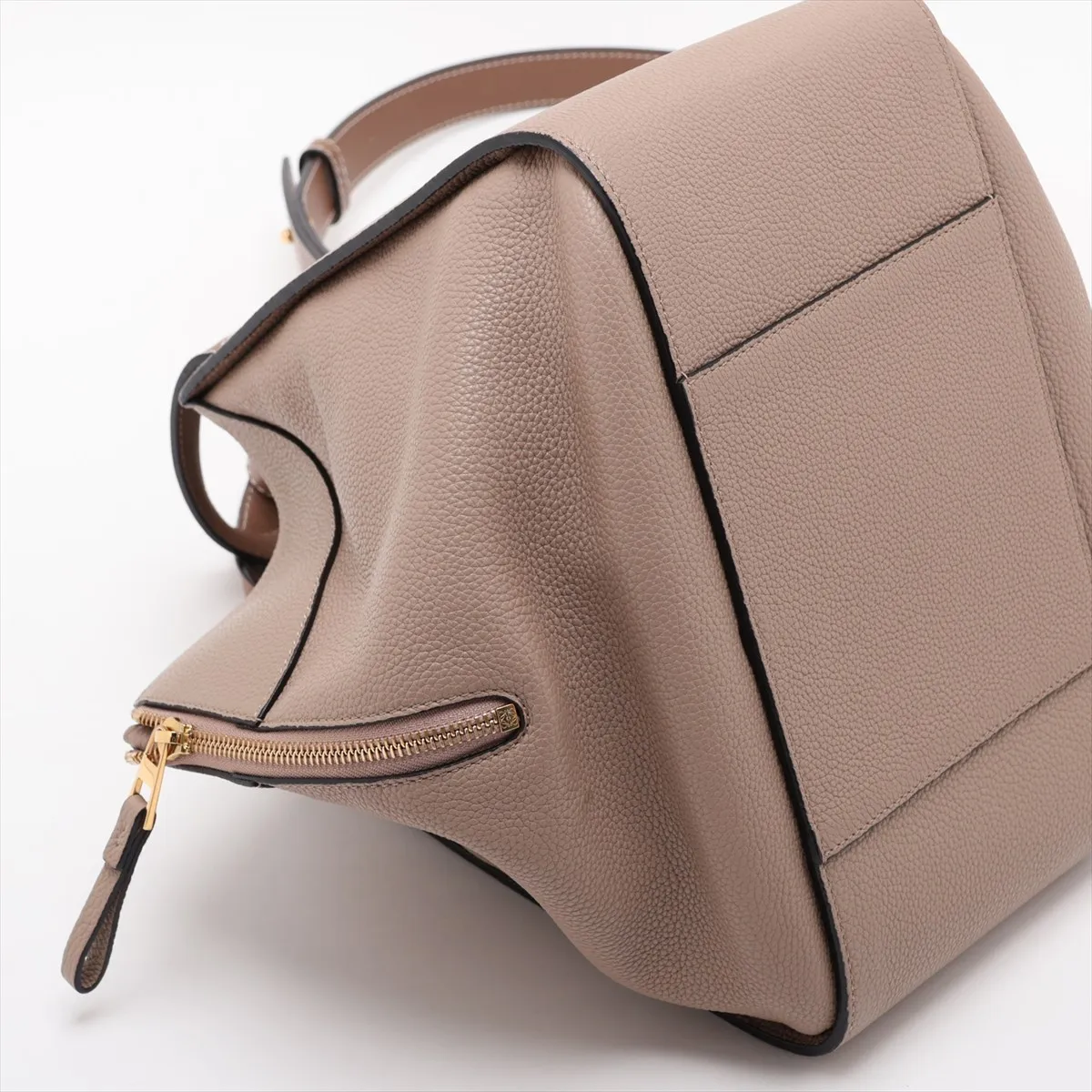 Hammock Small Leather 2-Way Shoulder Bag, Greige — view 4