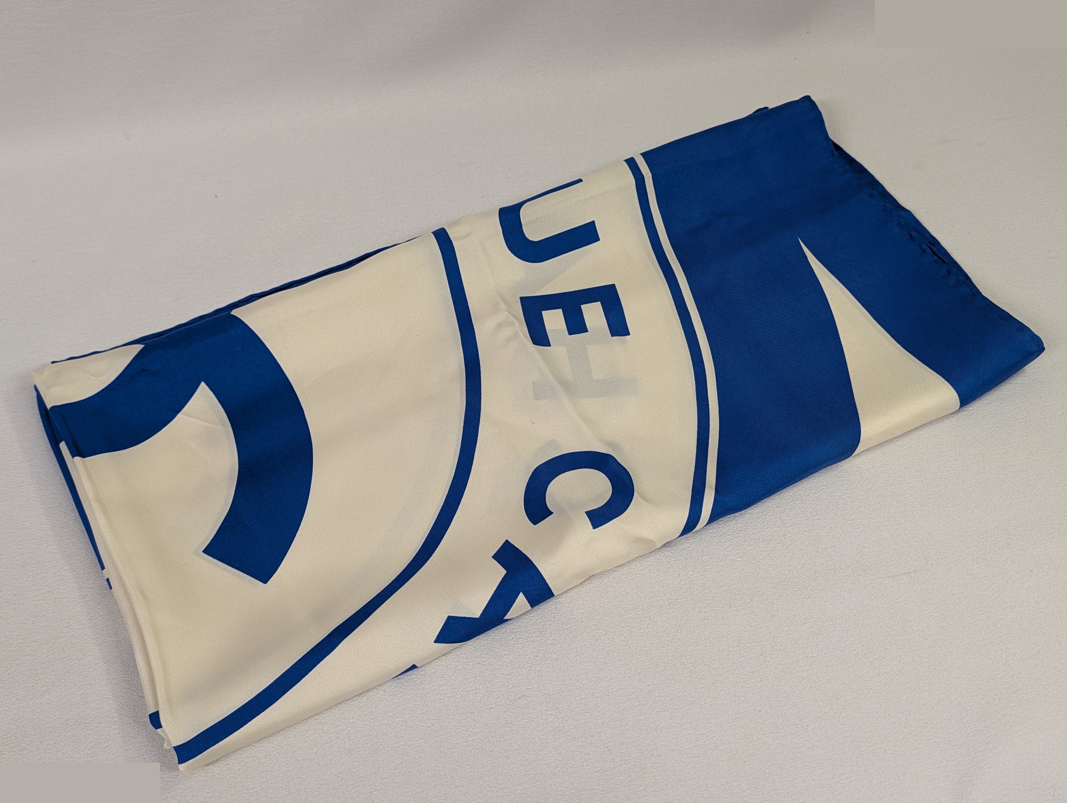 Cocologo RUE CAMBON 31 Scarf — view 2