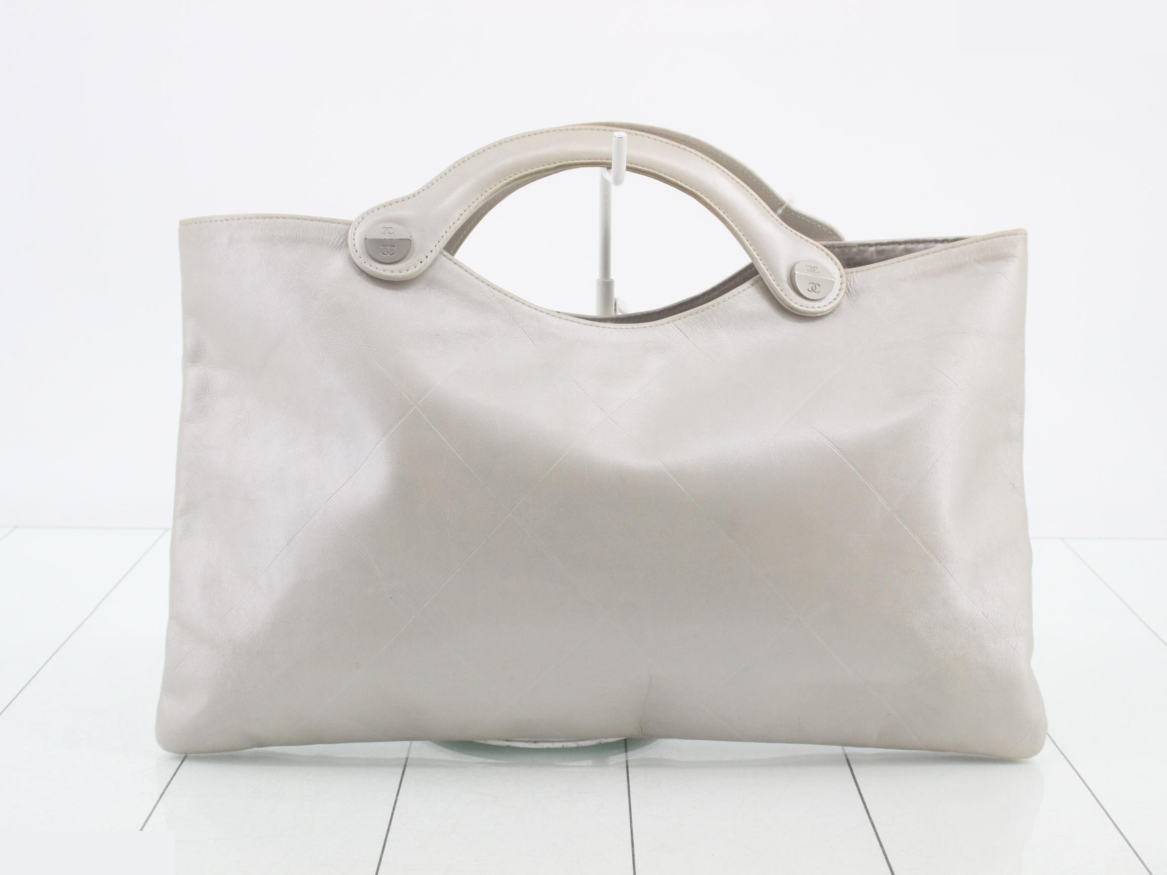 White handbag, GP (Gold Plated) lambskin — view 2
