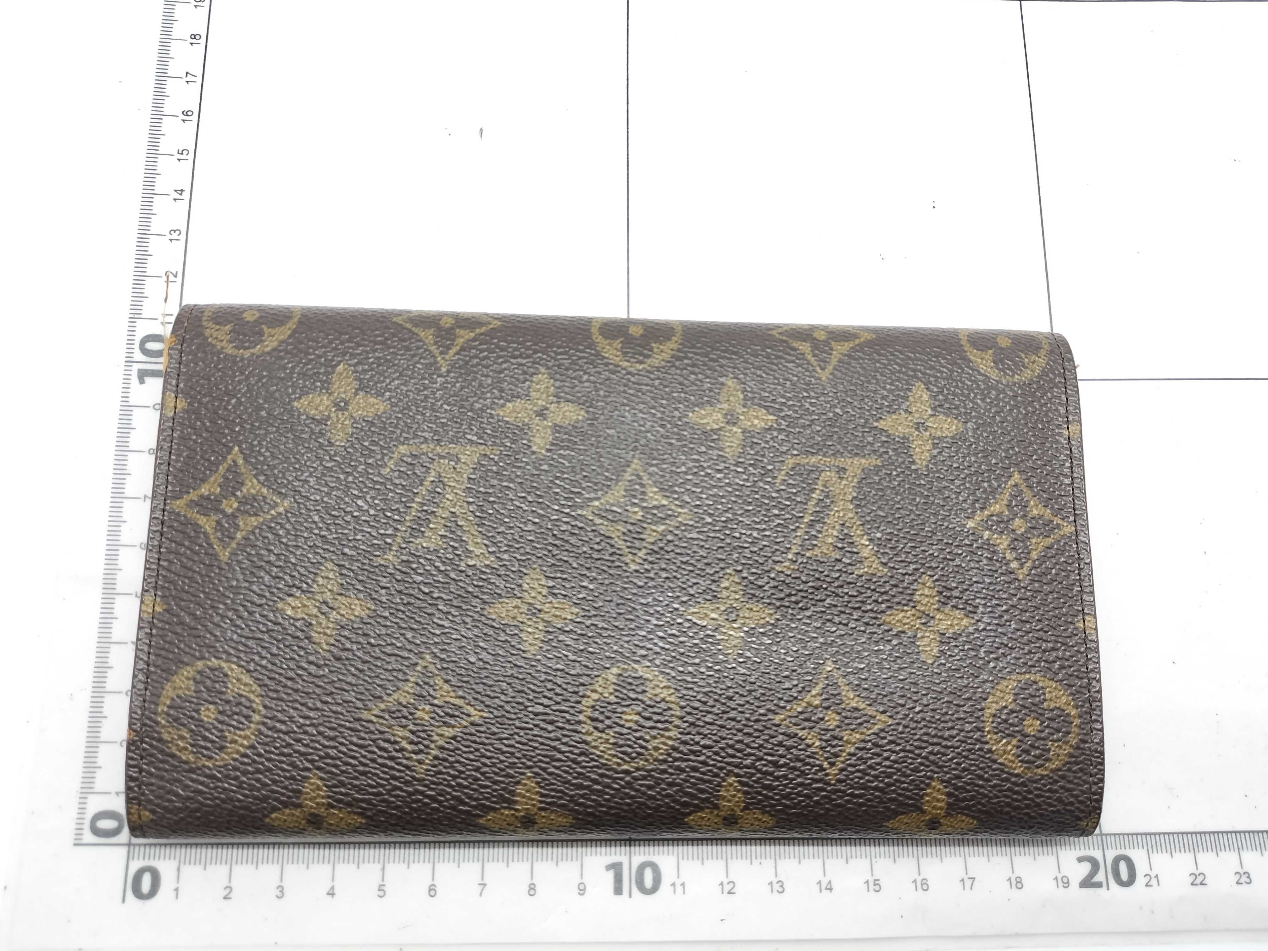 Monogram Portefeuille Tresor International Long Wallet — view 2