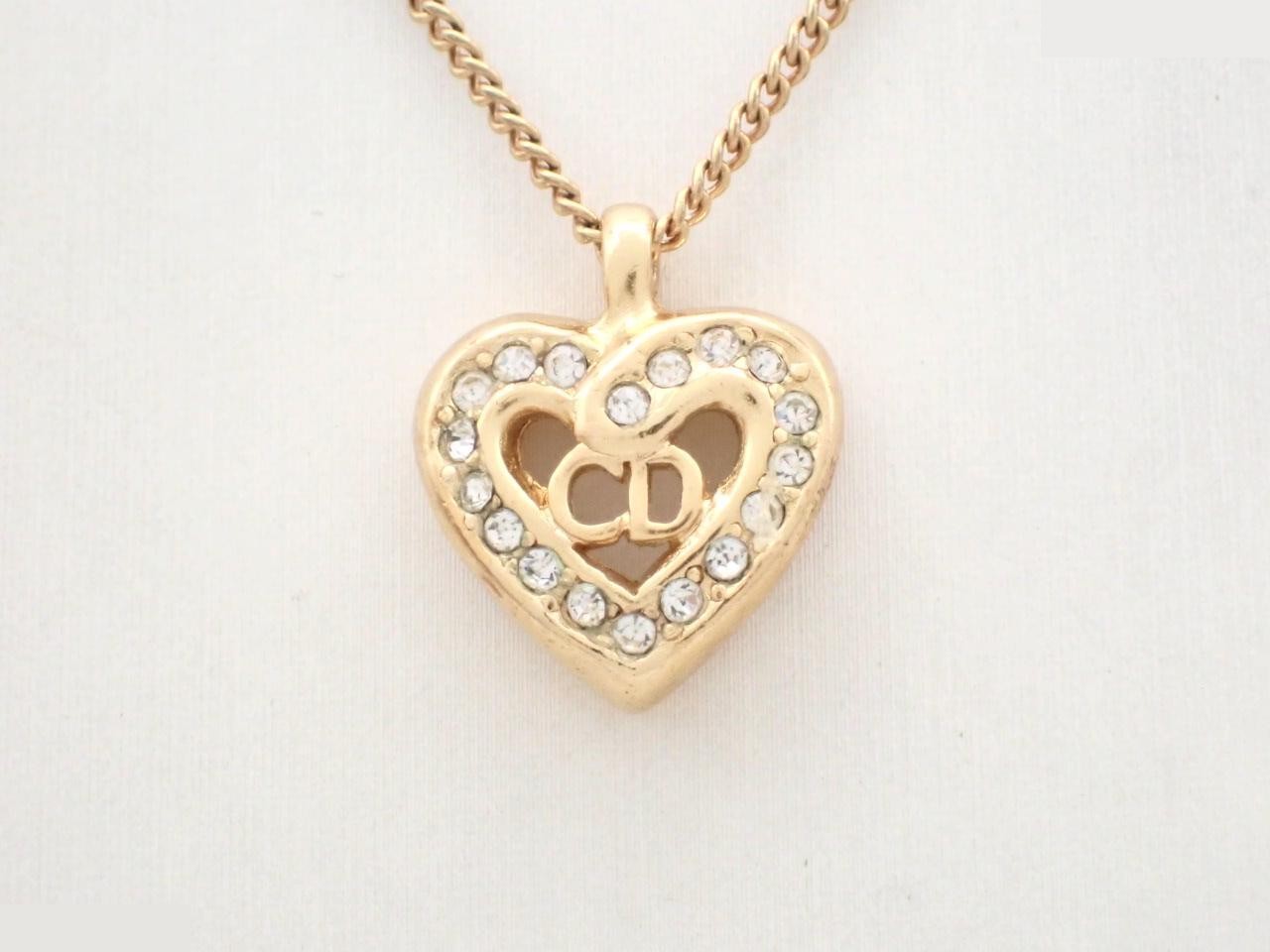 Other lines: Precious metal necklaces and pendants, chain approximately 38cm