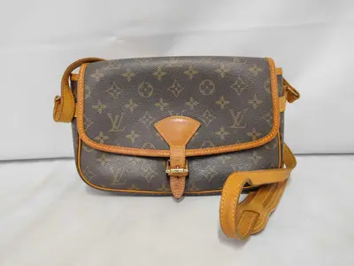 Monogram M42250 Sologne Shoulder Bag