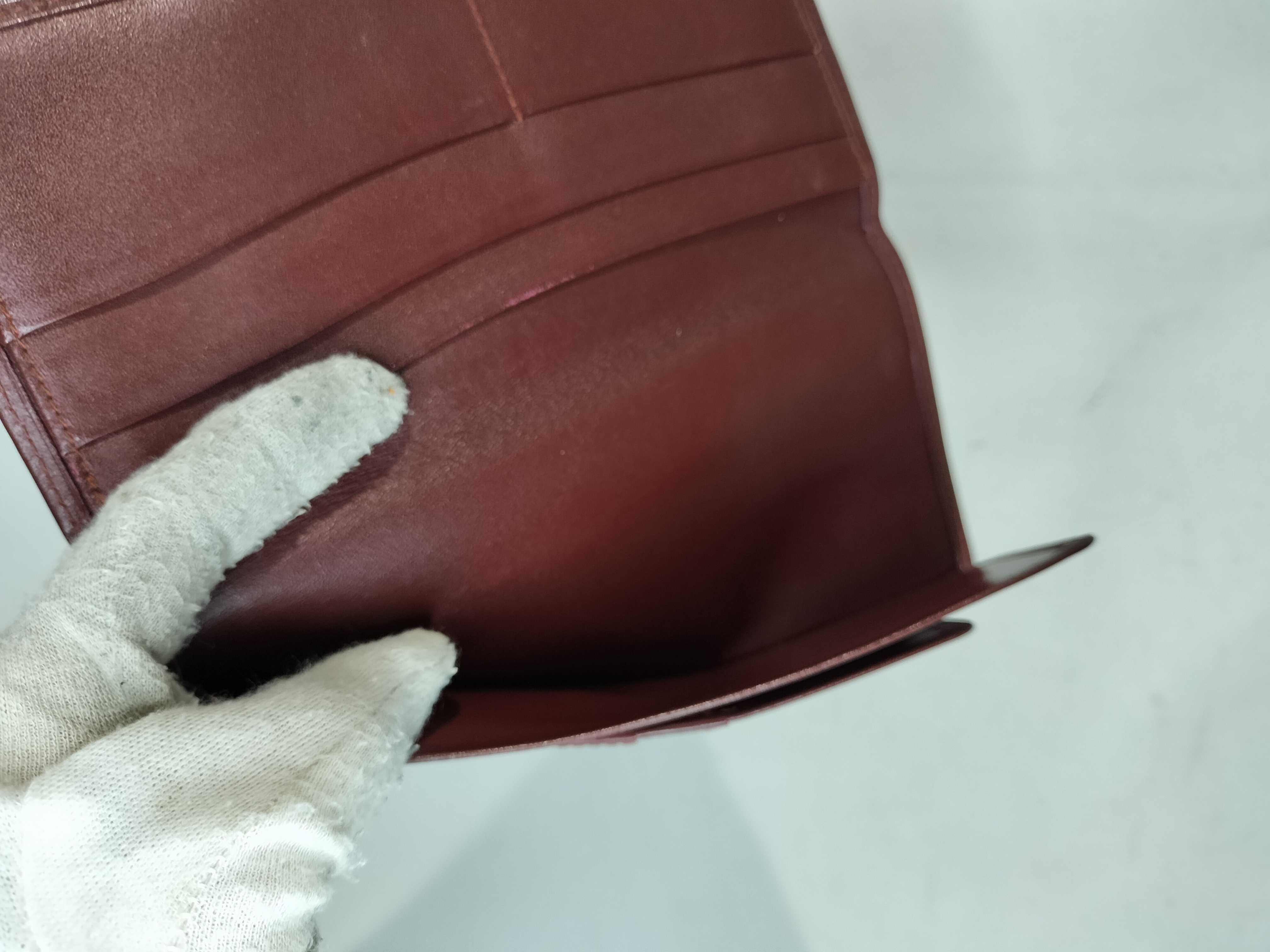Must Wallet and other accessories — view 9