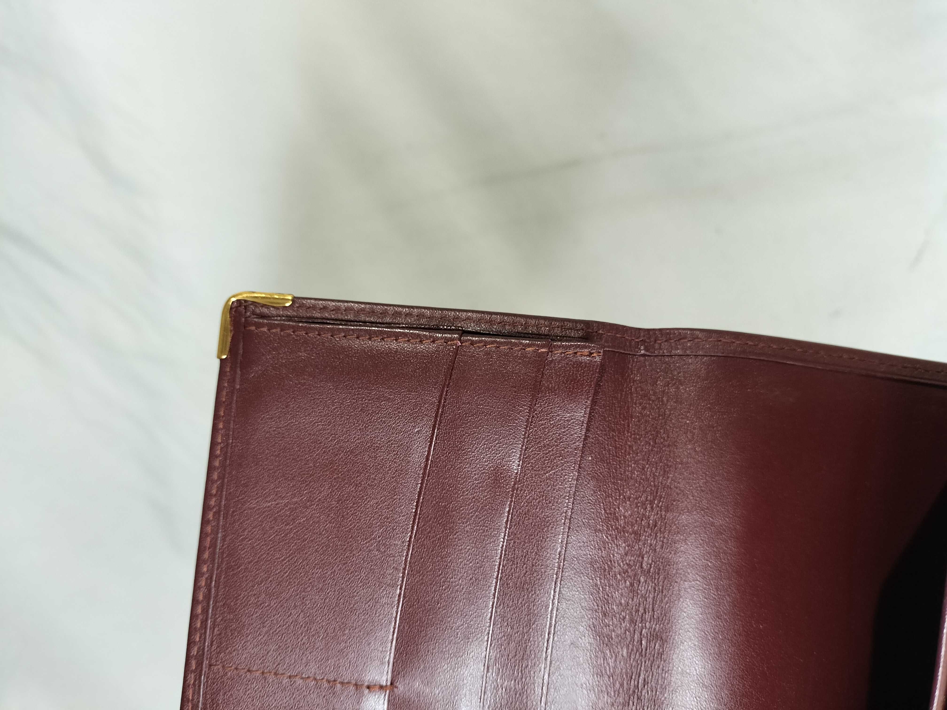Must Wallet and other accessories — view 10