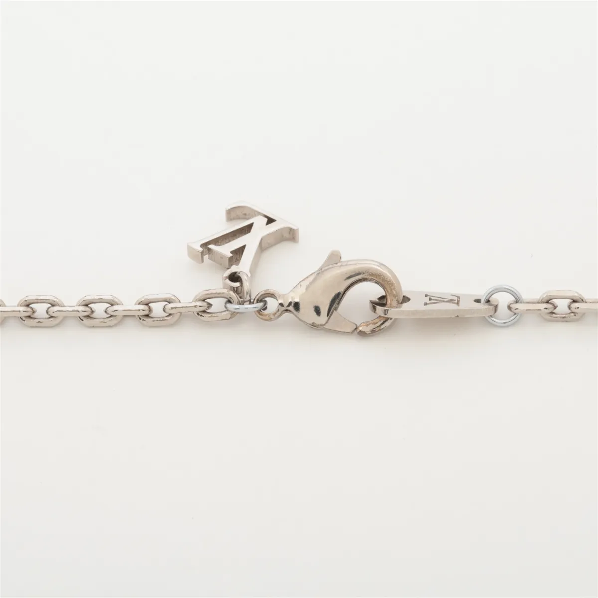 M00327 Pendant LV Glove OB0251 Necklace Metal Silver — view 3