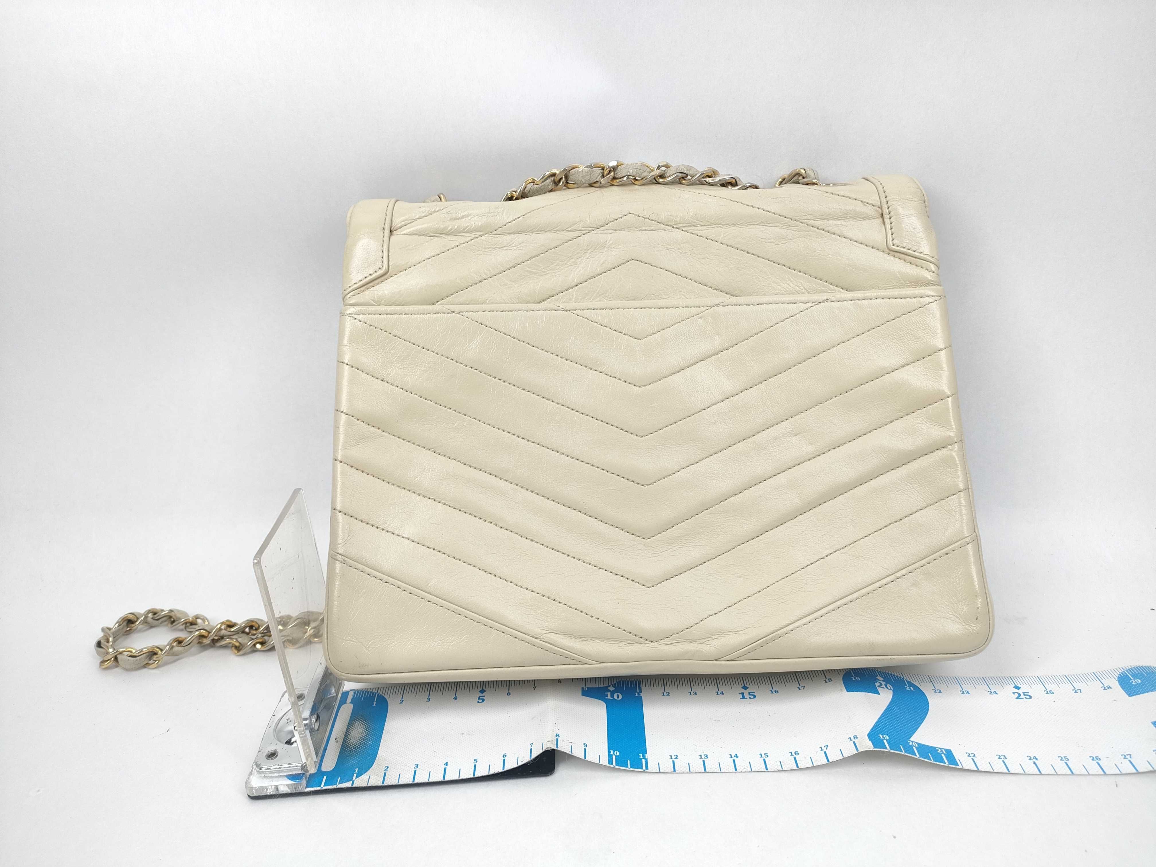 Matelassé 2250005853455) V-stitch Coco Shoulder Bag — view 2