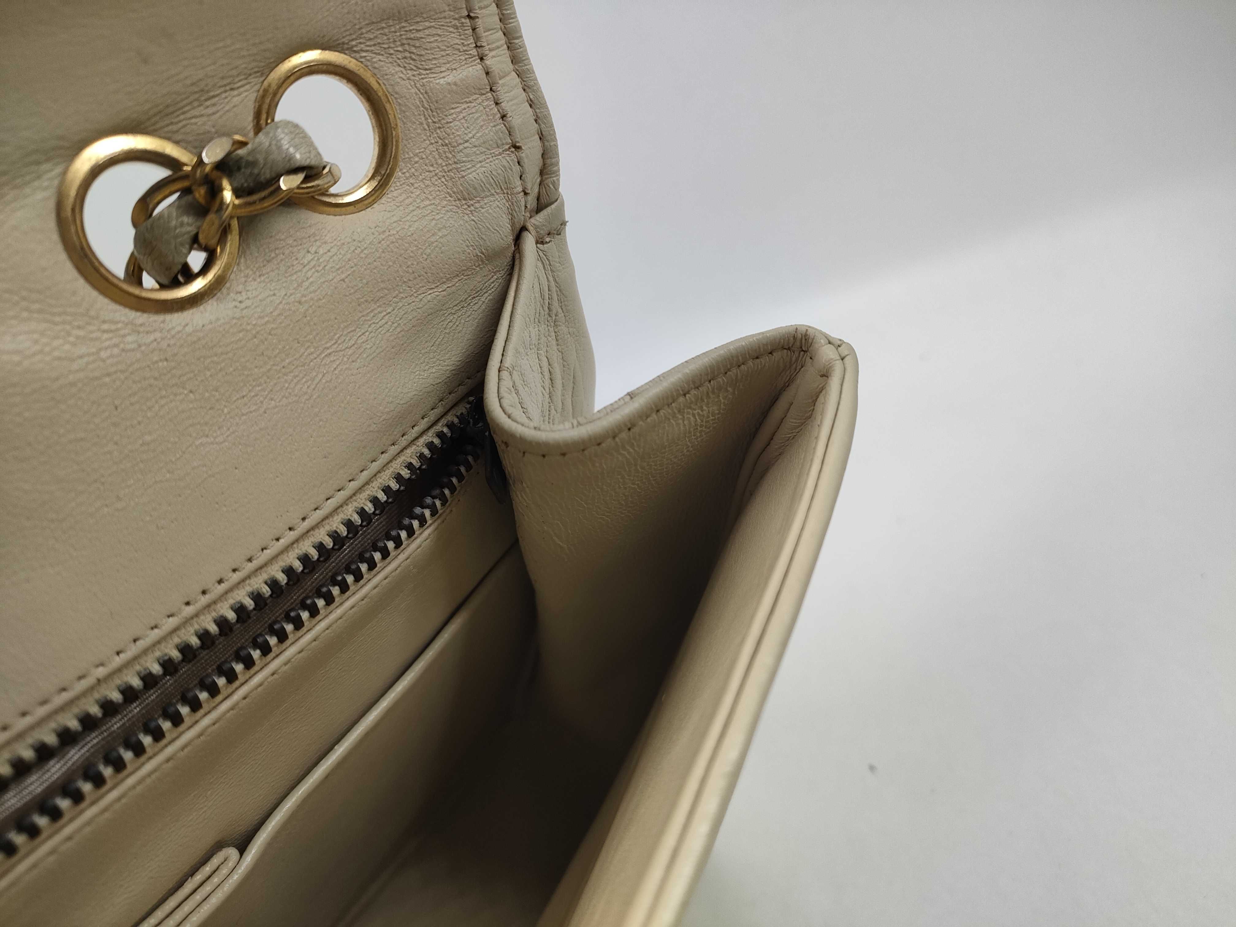 Matelassé 2250005853455) V-stitch Coco Shoulder Bag — view 11