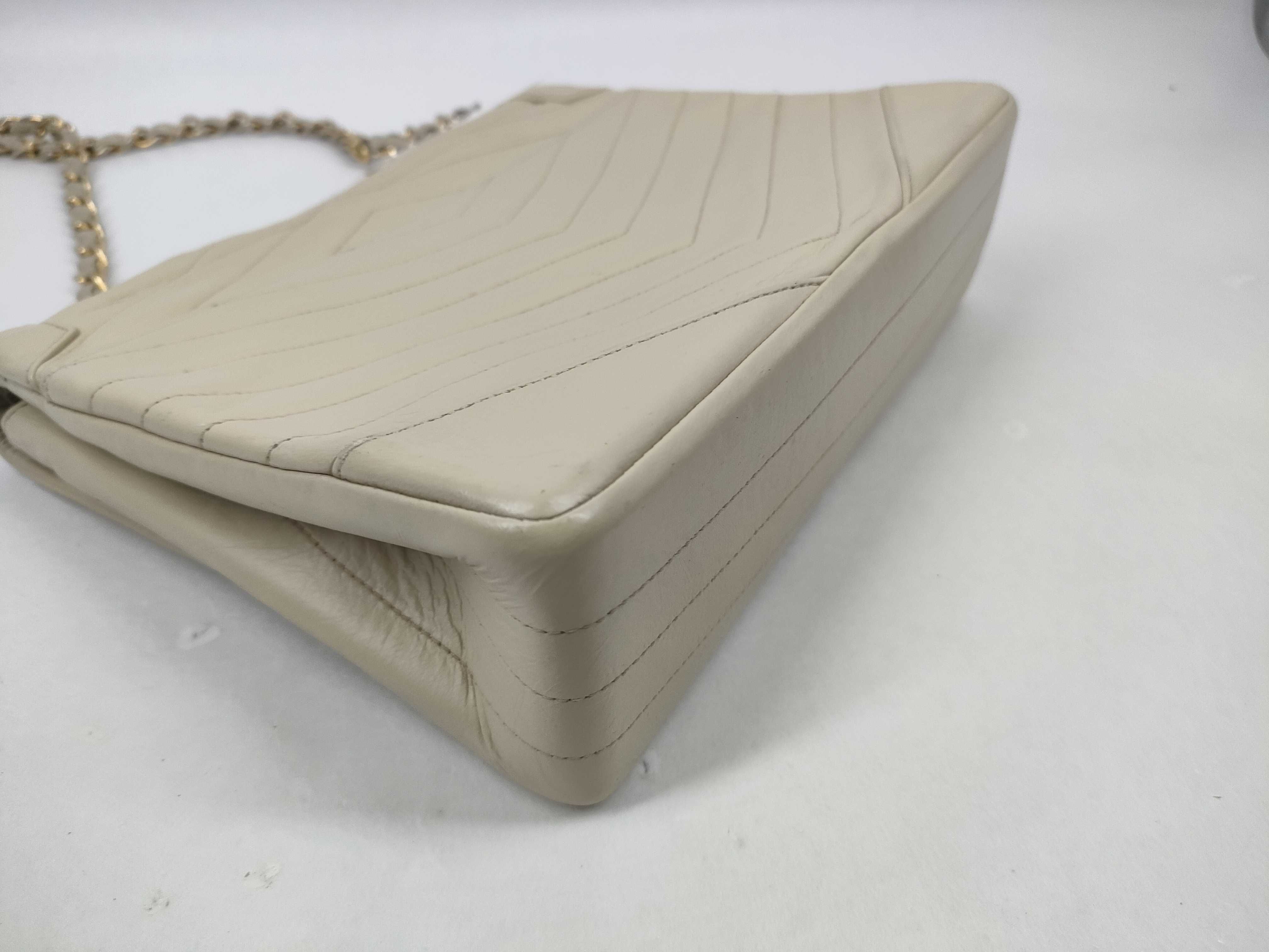 Matelassé 2250005853455) V-stitch Coco Shoulder Bag — view 4