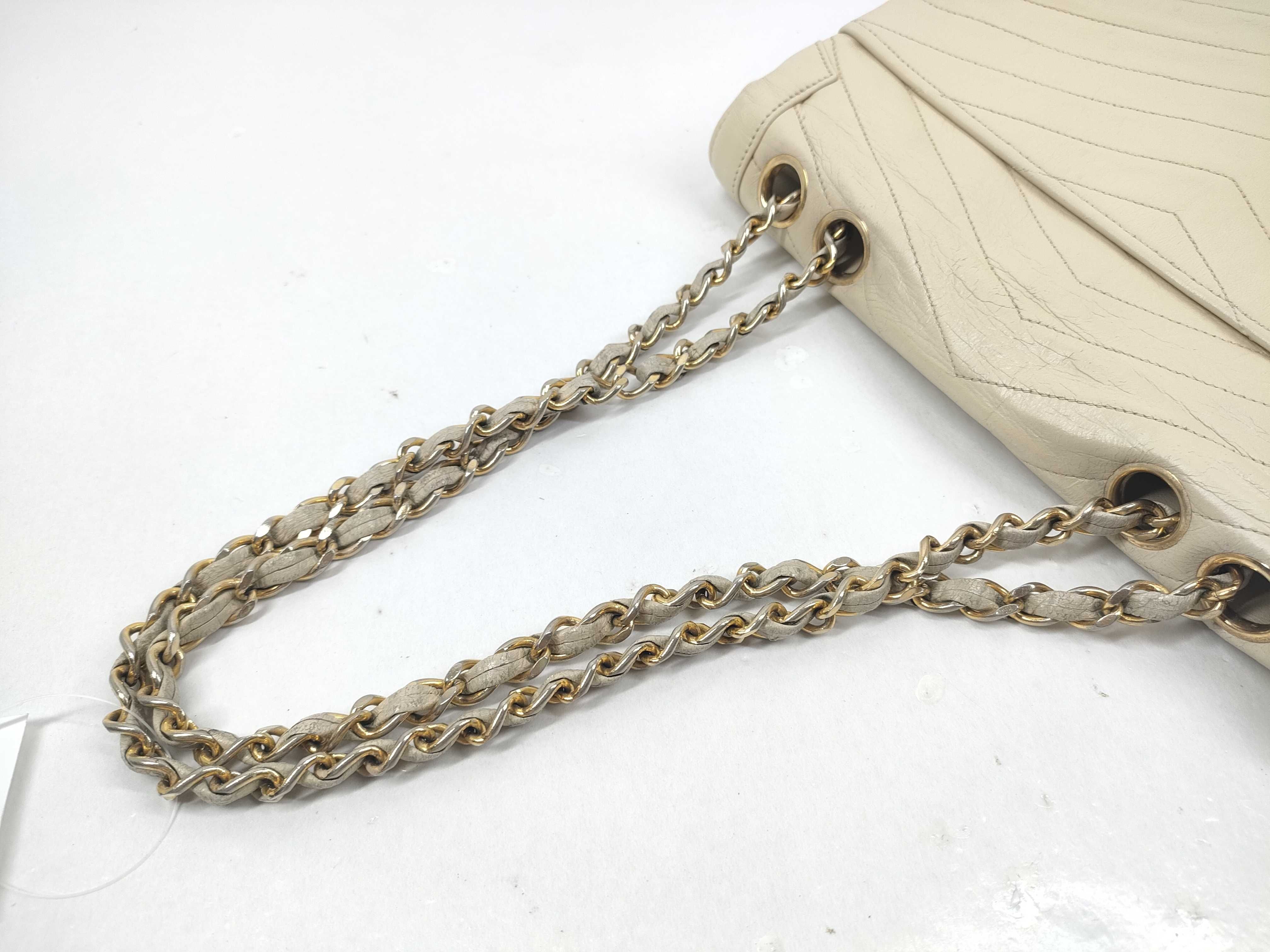 Matelassé 2250005853455) V-stitch Coco Shoulder Bag — view 5