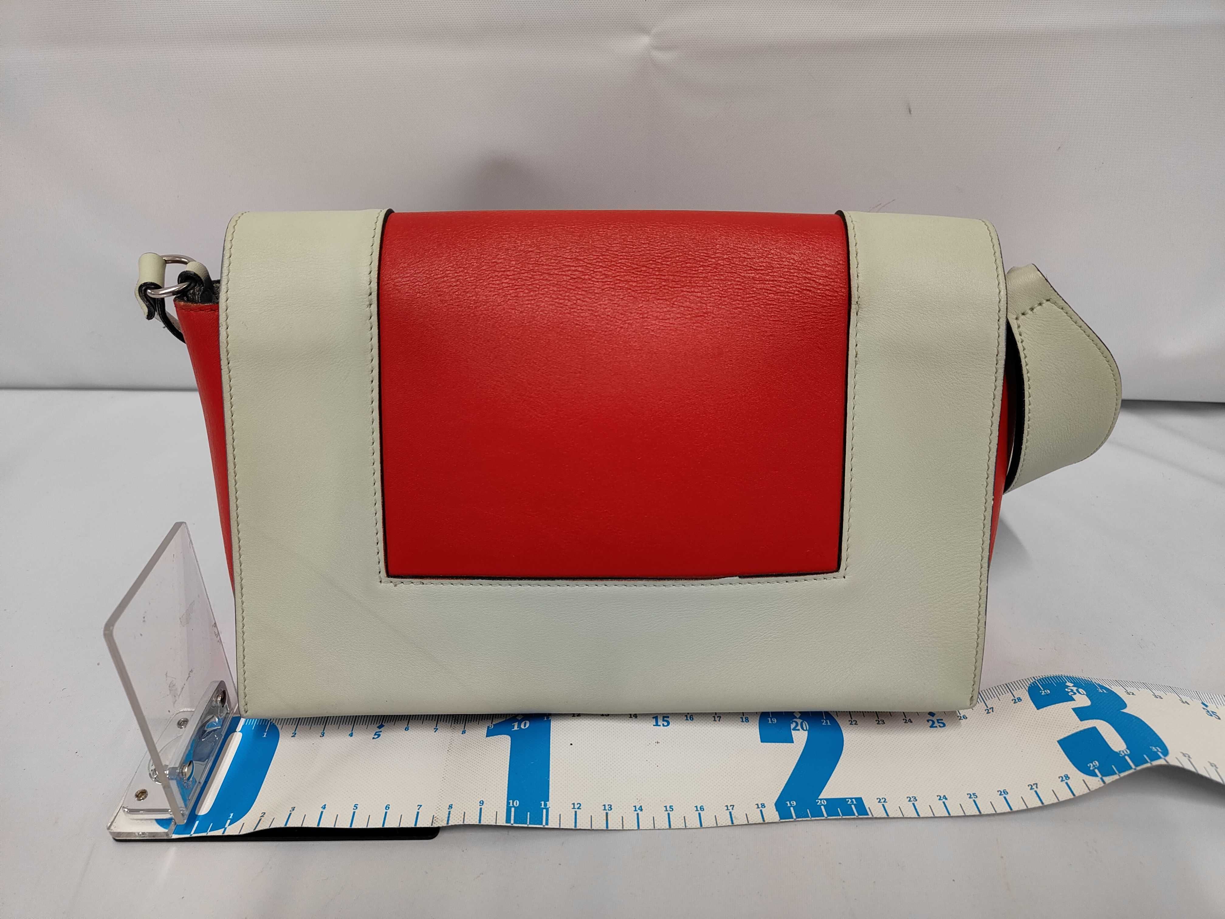 Frame Medium Leather Shoulder Bag — view 2
