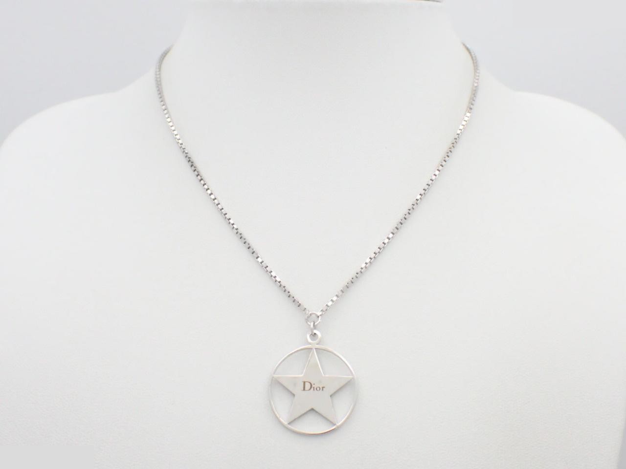 Other line: Precious metals, necklaces, pendants, neck circumference approximately 43 cm. — view 3