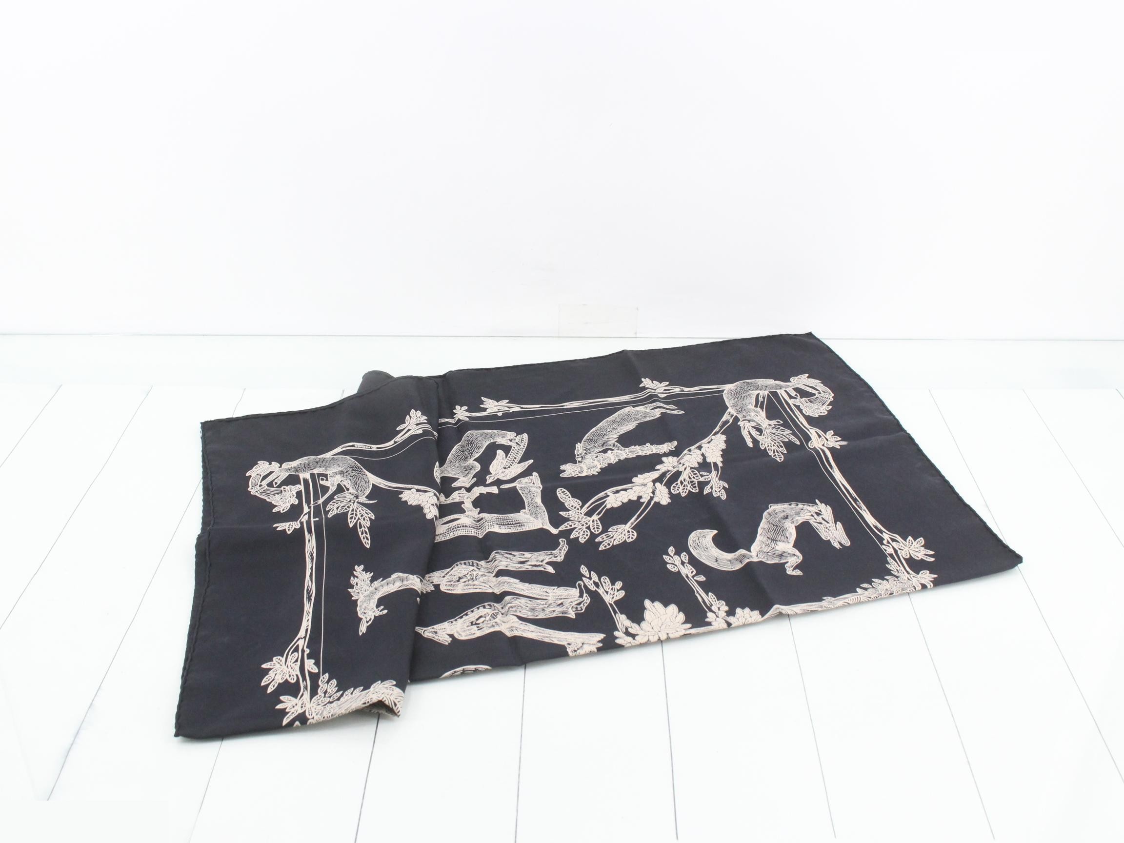 Carre 90 Scarf — view 3