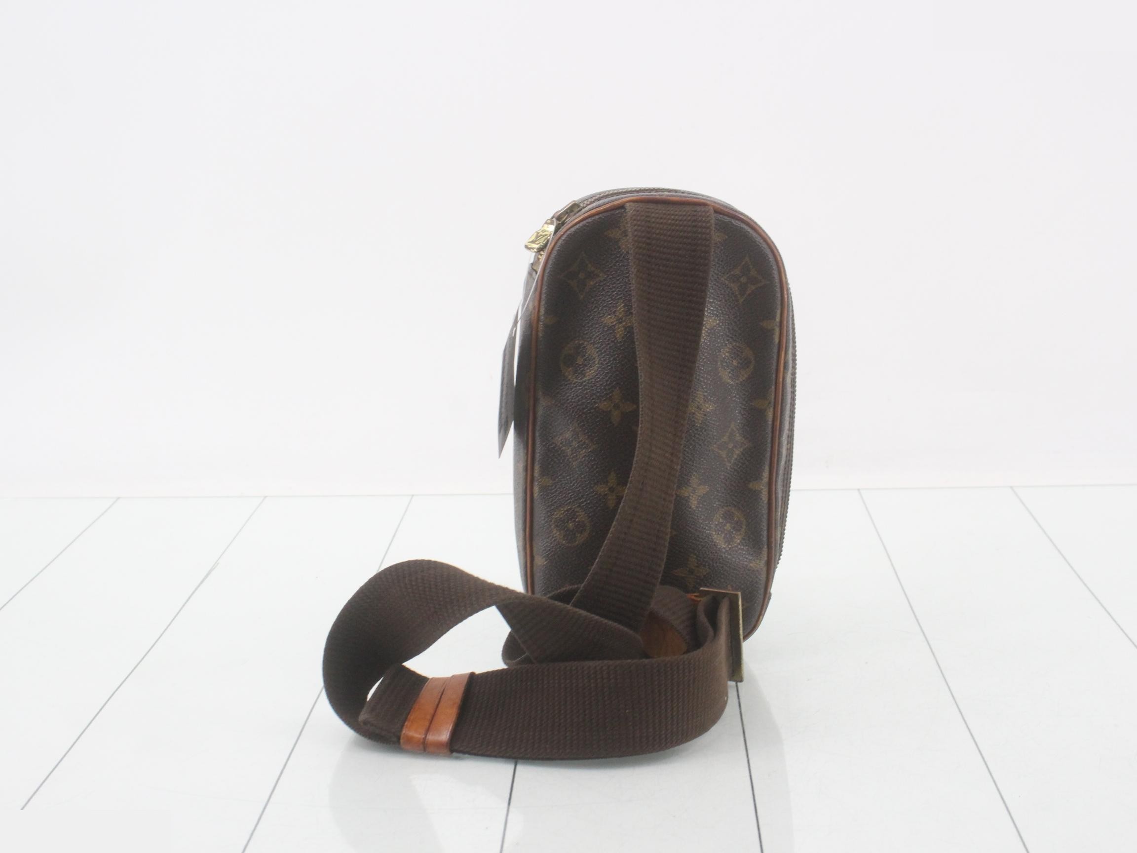 Pochette Gange — view 2