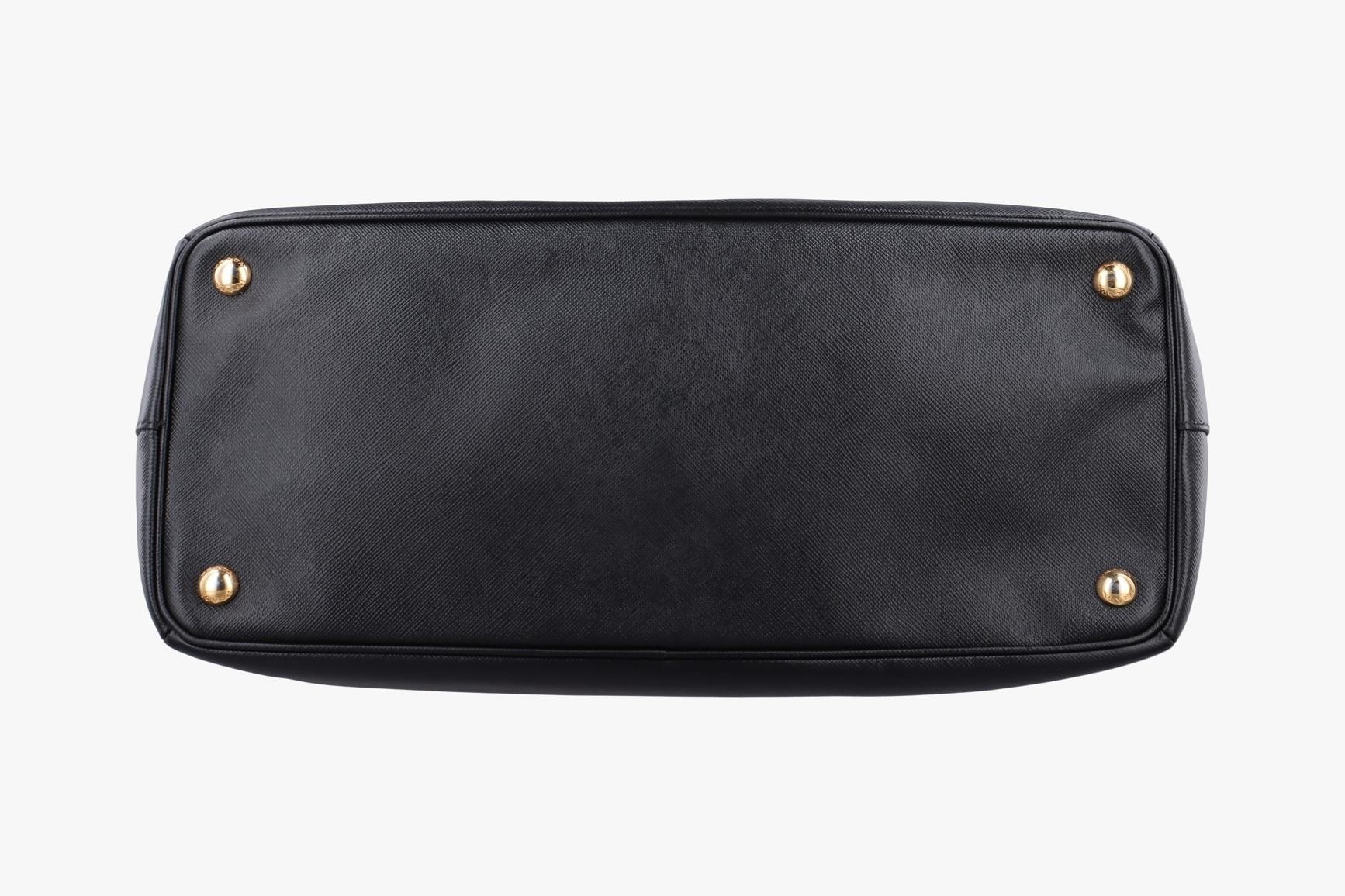 Galleria Saffiano Leather Black — view 3