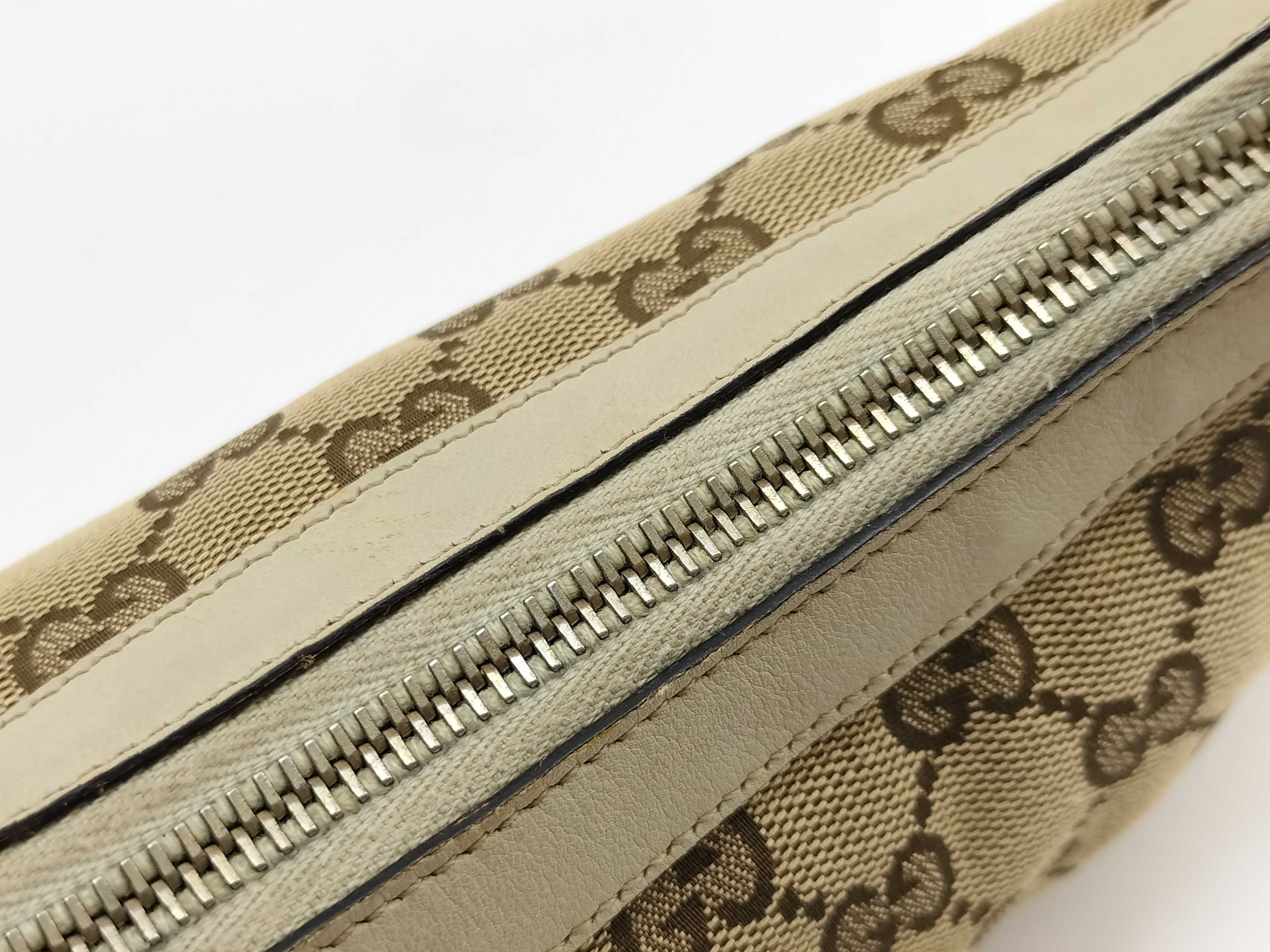 GG Canvas White Canvas GG Monogram Heart Zipper Underarm Bag Pouch — view 9