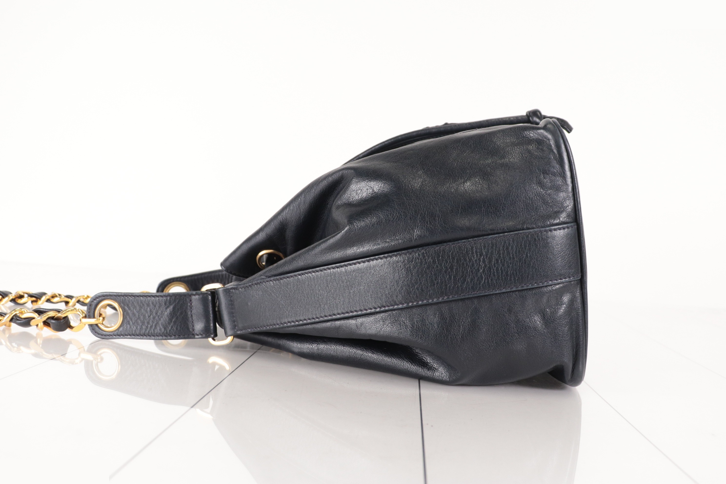 DecaCoco Drawstring Chain Shoulder Bag — view 4