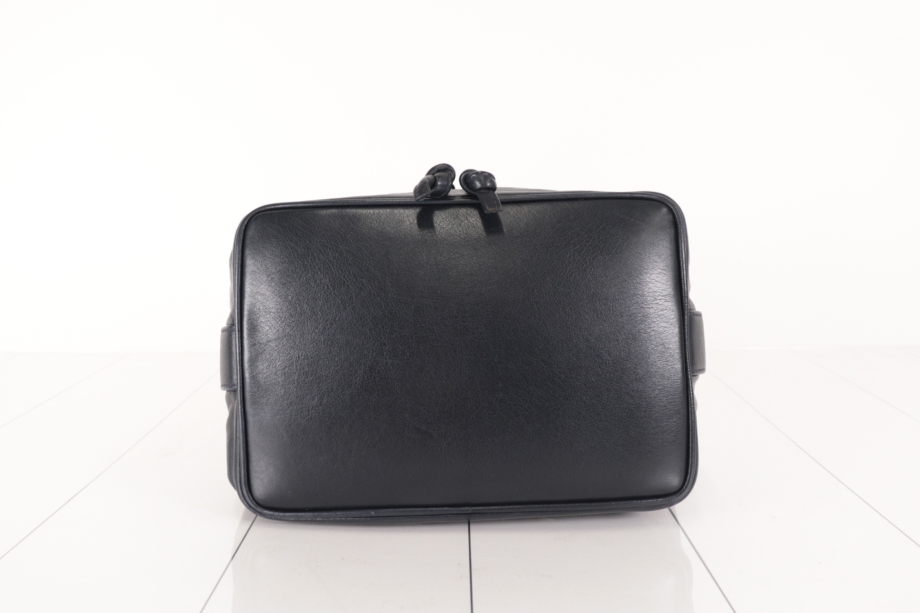 DecaCoco Drawstring Chain Shoulder Bag — view 8