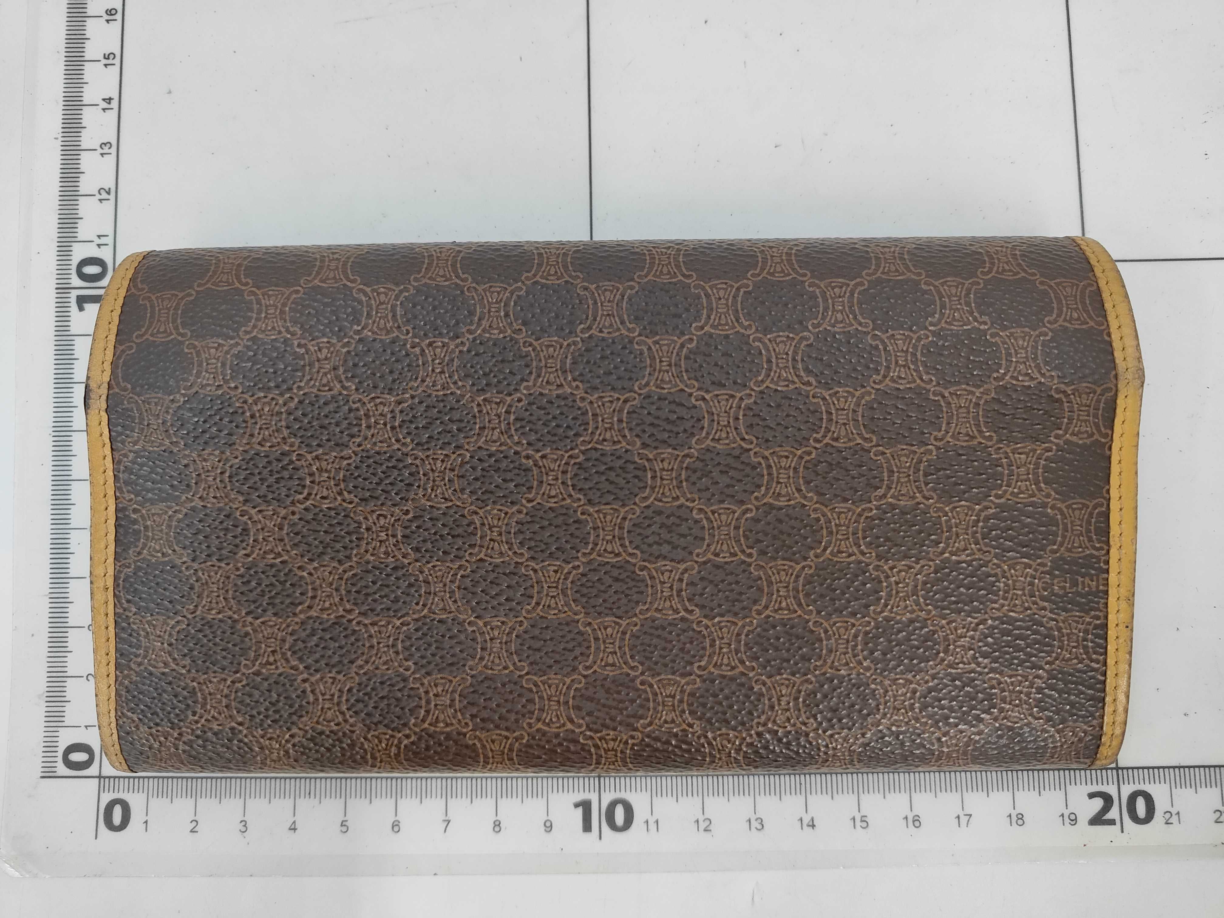 wallet — view 2