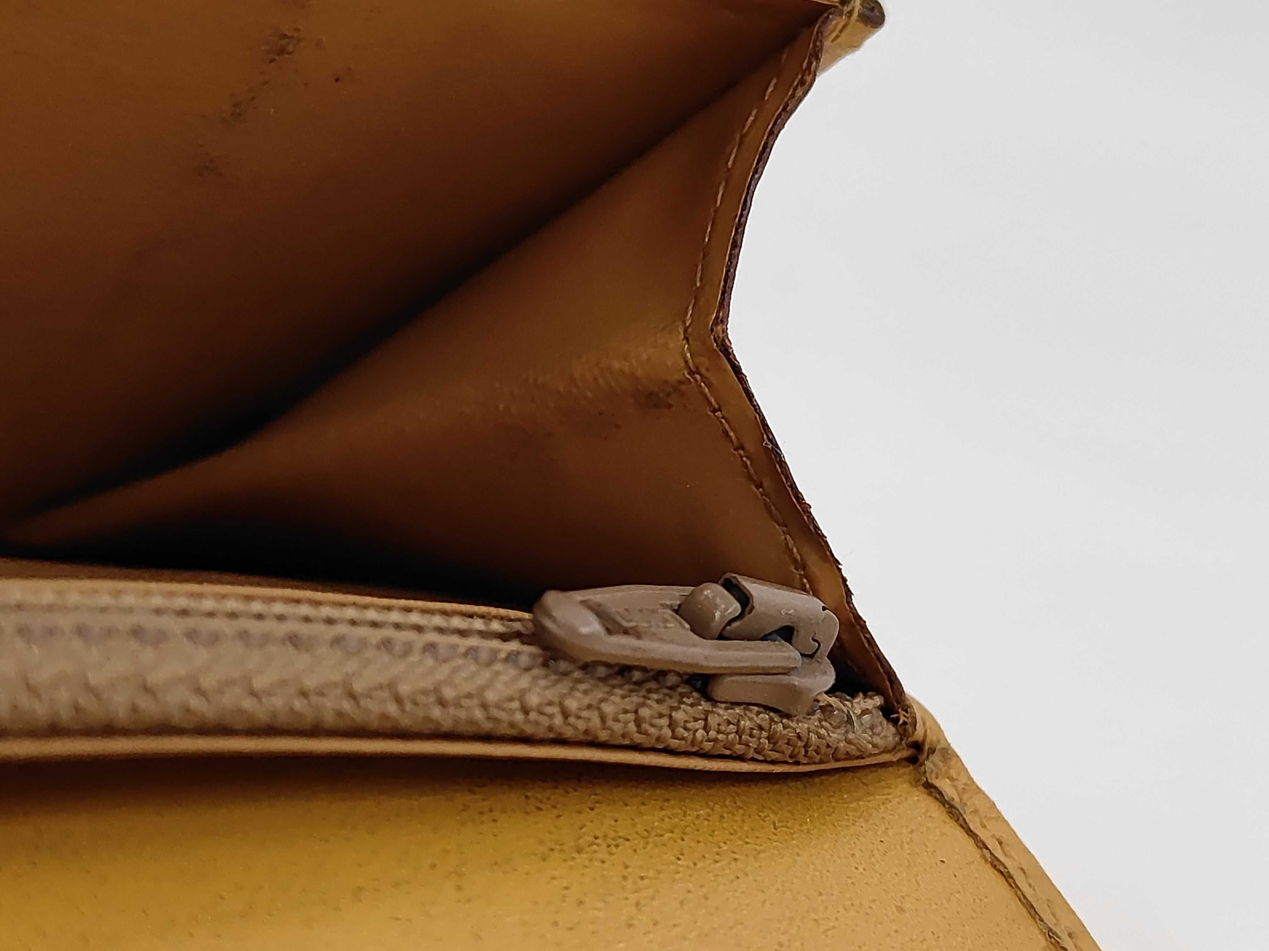 wallet — view 6