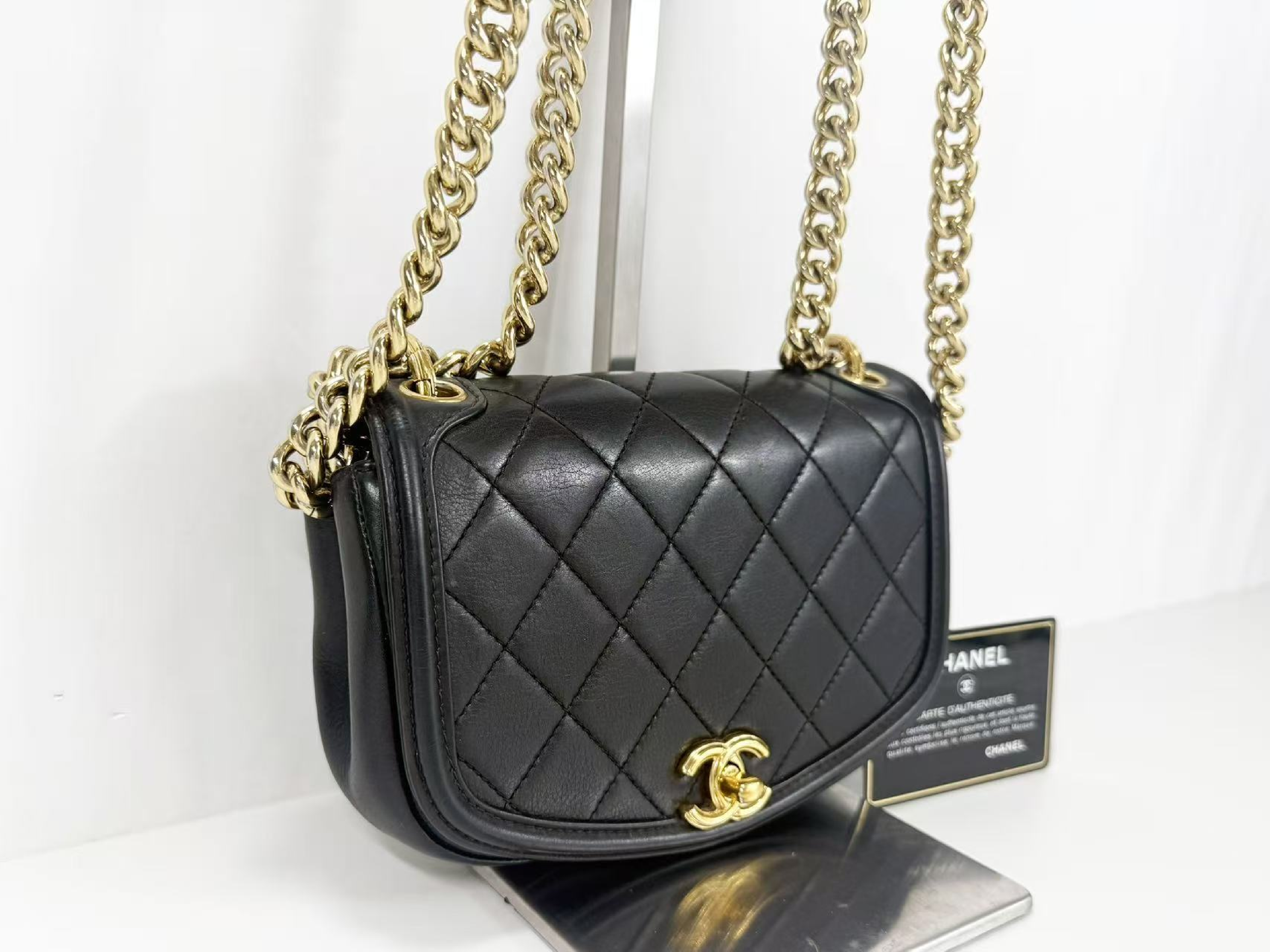 Black Matelassé Tanlock Double Chain Shoulder Bag, W20/H14/D6cm (approx.), serial number in the 28 range, with authenticity card and seal, gold hardware, 28342156. — view 3