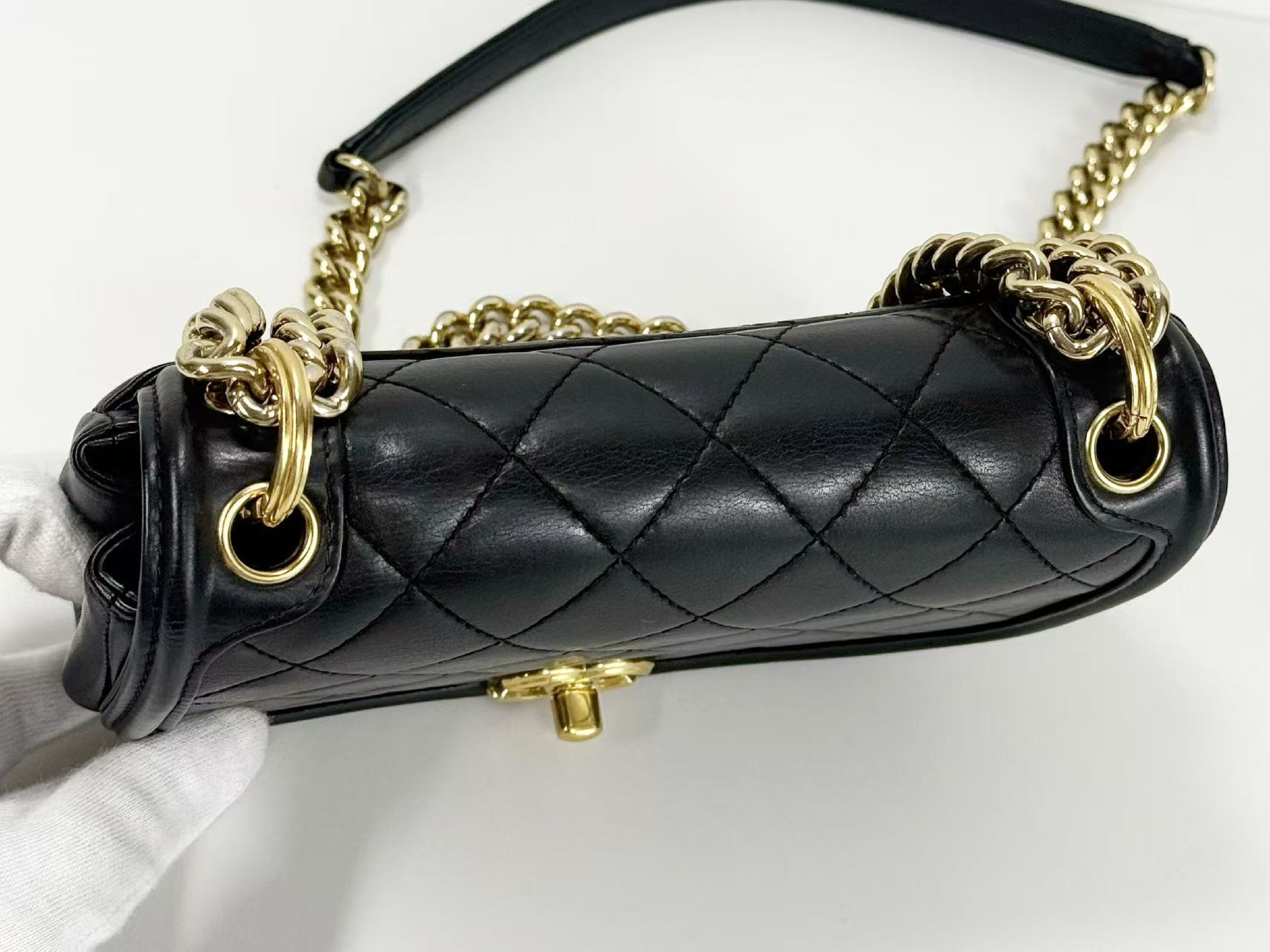 Black Matelassé Tanlock Double Chain Shoulder Bag, W20/H14/D6cm (approx.), serial number in the 28 range, with authenticity card and seal, gold hardware, 28342156. — view 8