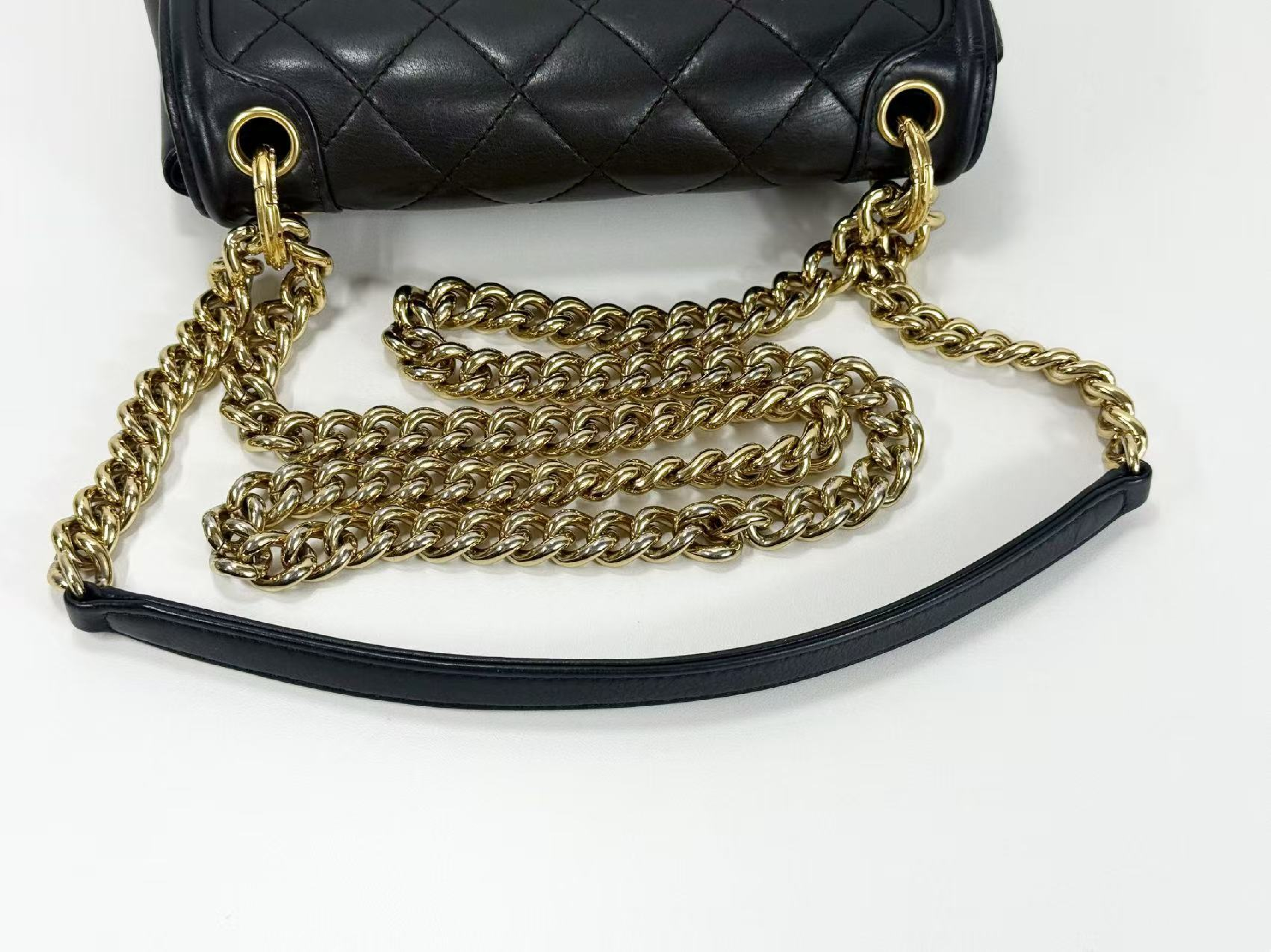 Black Matelassé Tanlock Double Chain Shoulder Bag, W20/H14/D6cm (approx.), serial number in the 28 range, with authenticity card and seal, gold hardware, 28342156. — view 9