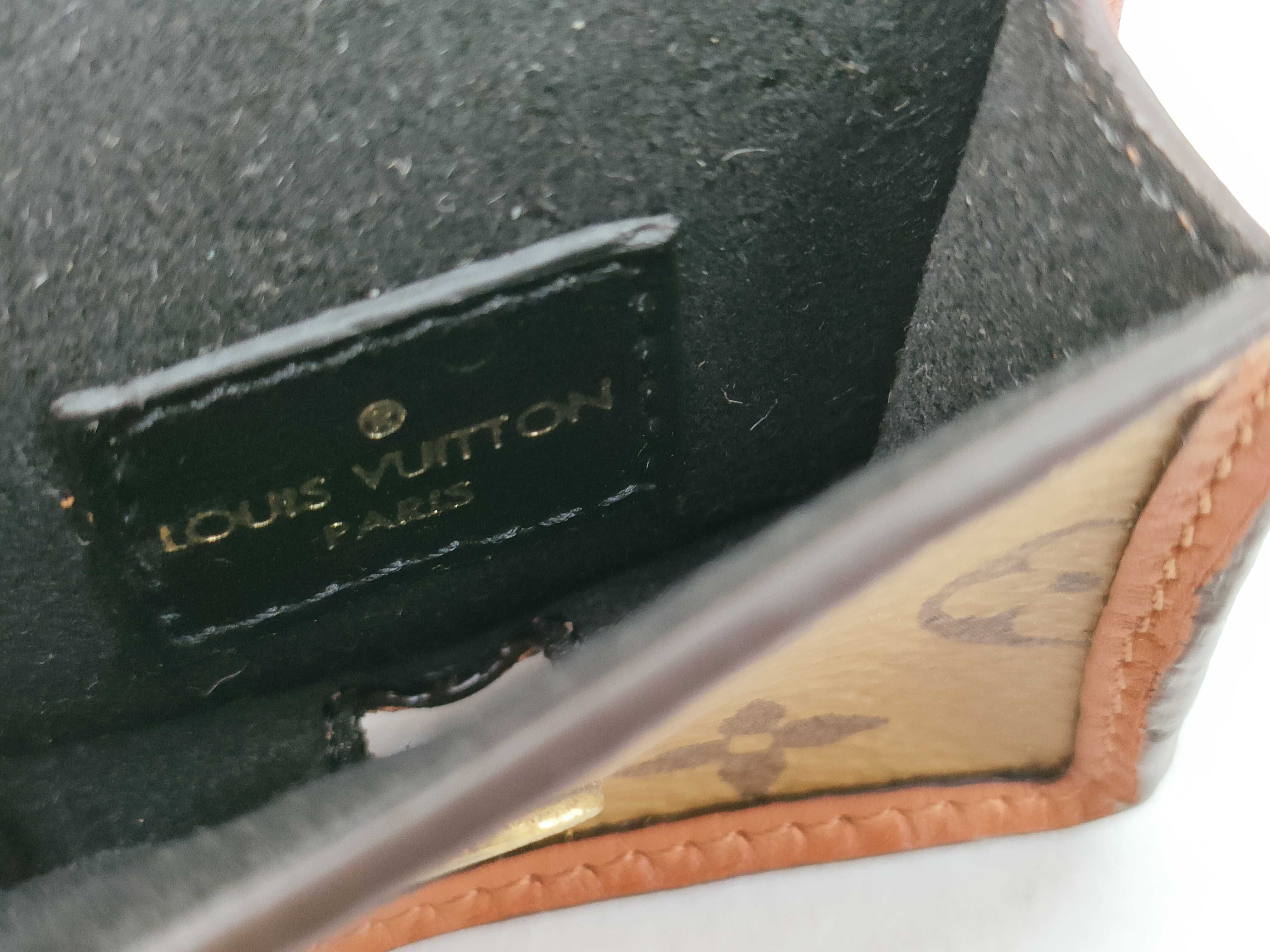 Monogram Louis Vuitton M6786A Monogram Bracelet Party Dauphine Earphone Case and other accessories — view 10