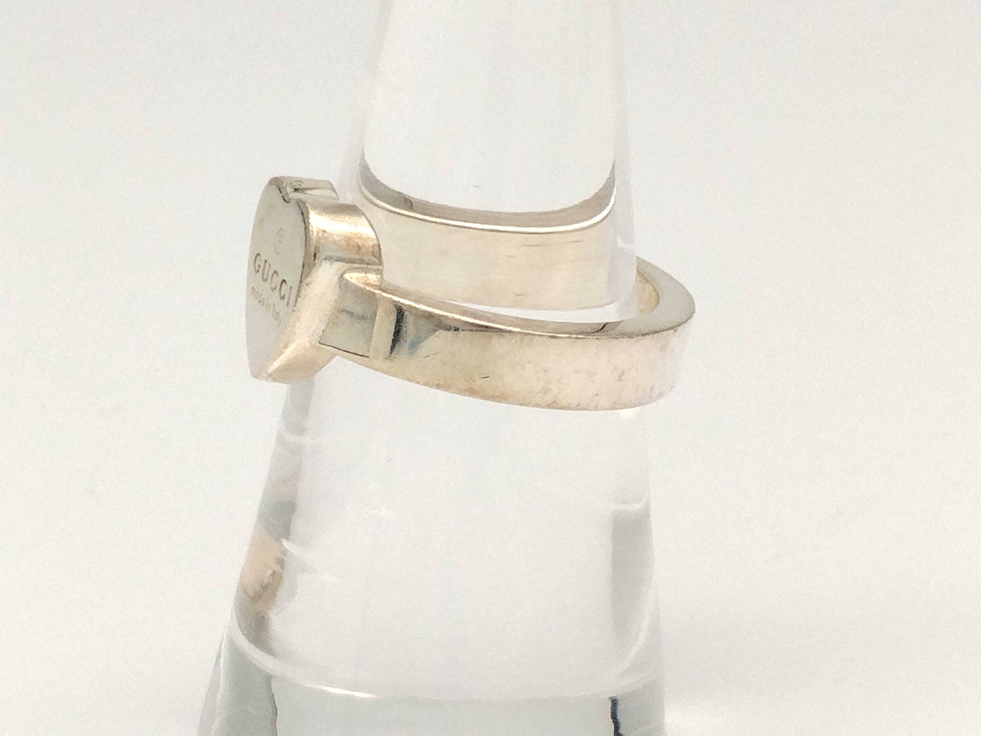 (Gucci) trademark heart logo plate sterling silver (925) ring. — view 2