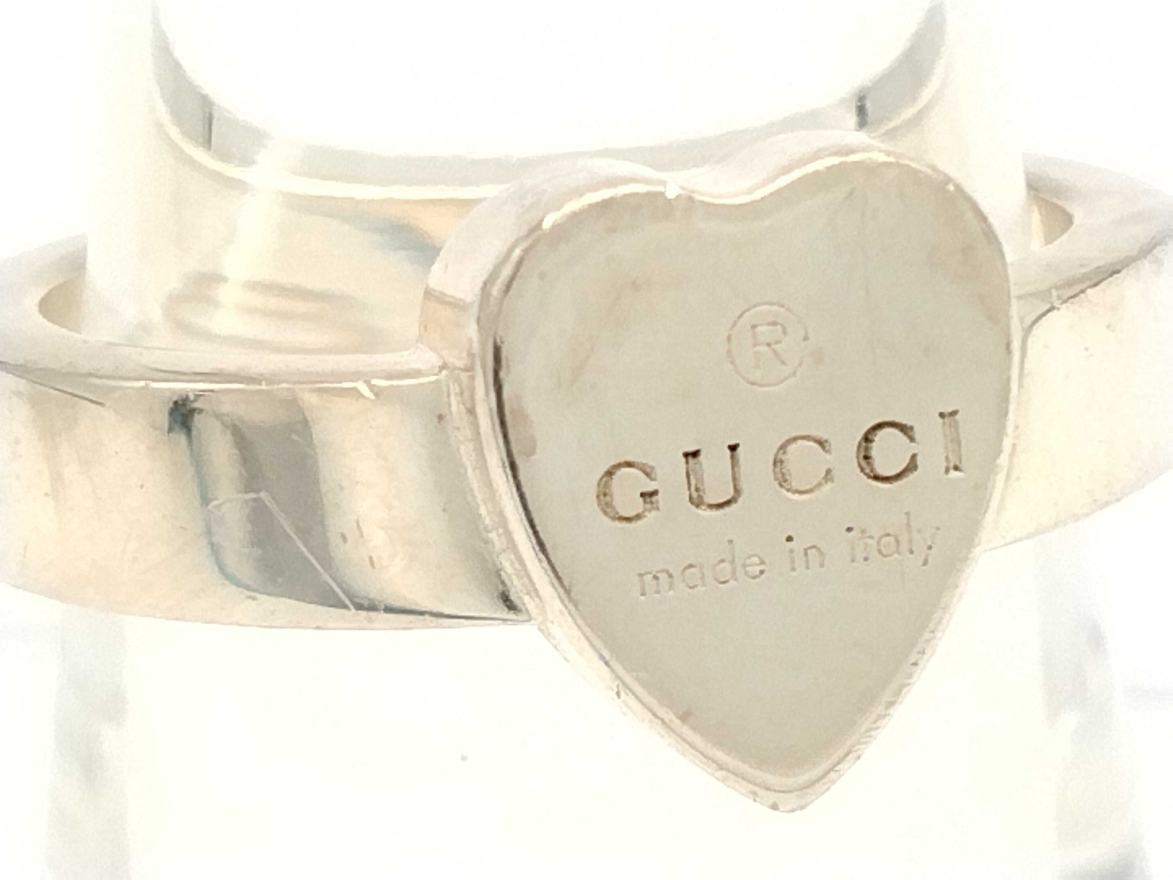 (Gucci) trademark heart logo plate sterling silver (925) ring. — view 5