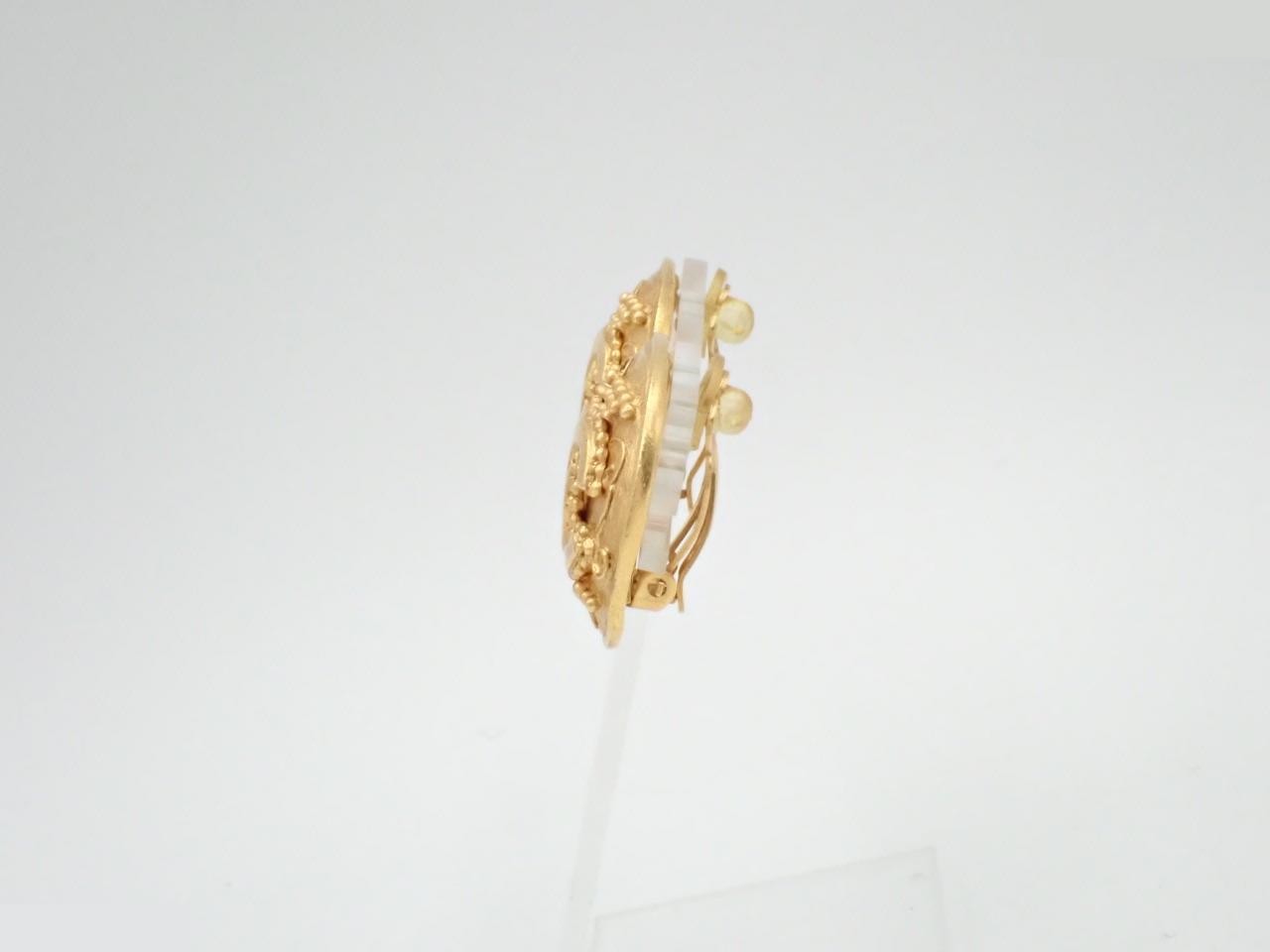 Earrings with Coco Mark design, gold. — view 3