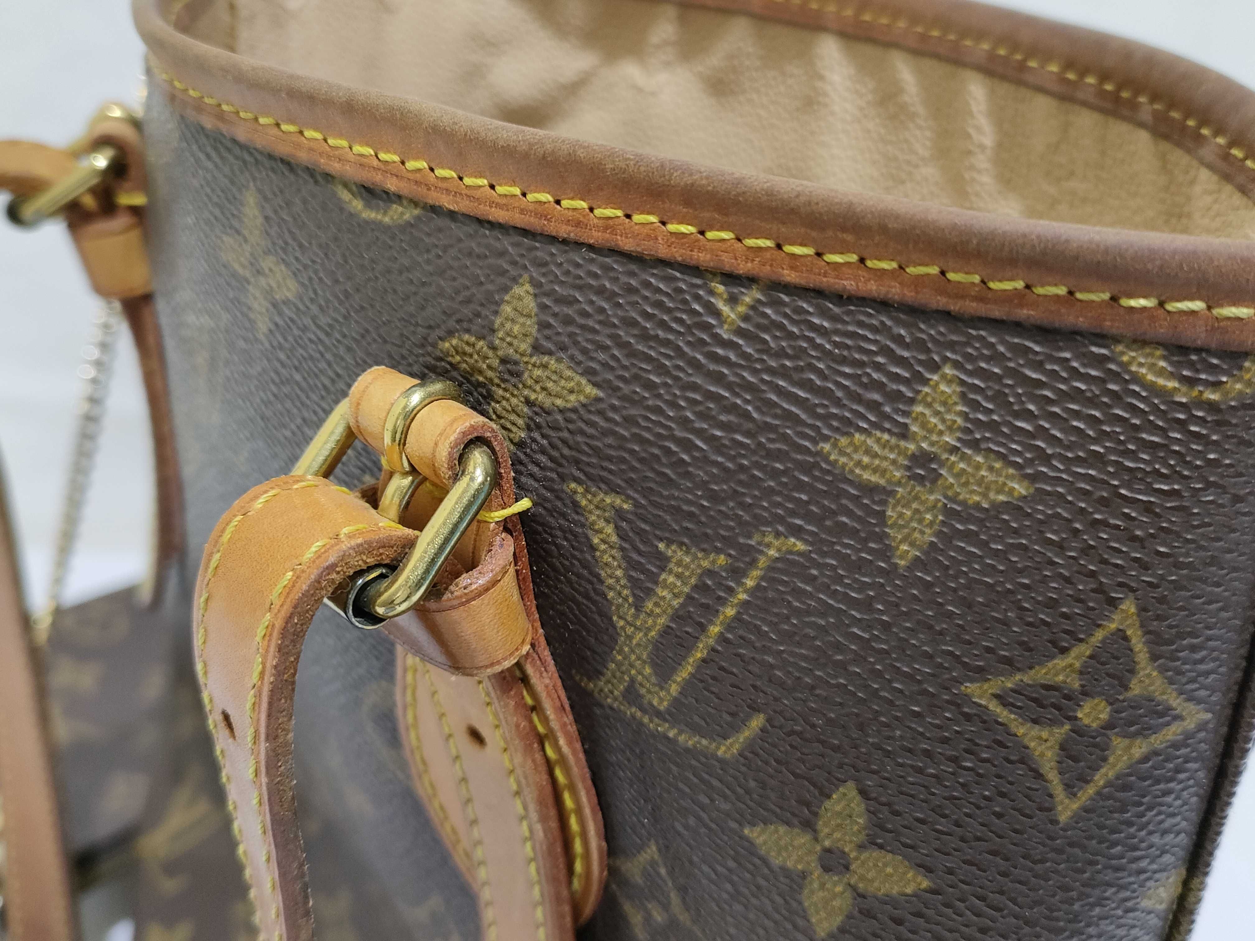 Monogram Bucket PM M42238 FL0032 Brown Tote Bag — view 13