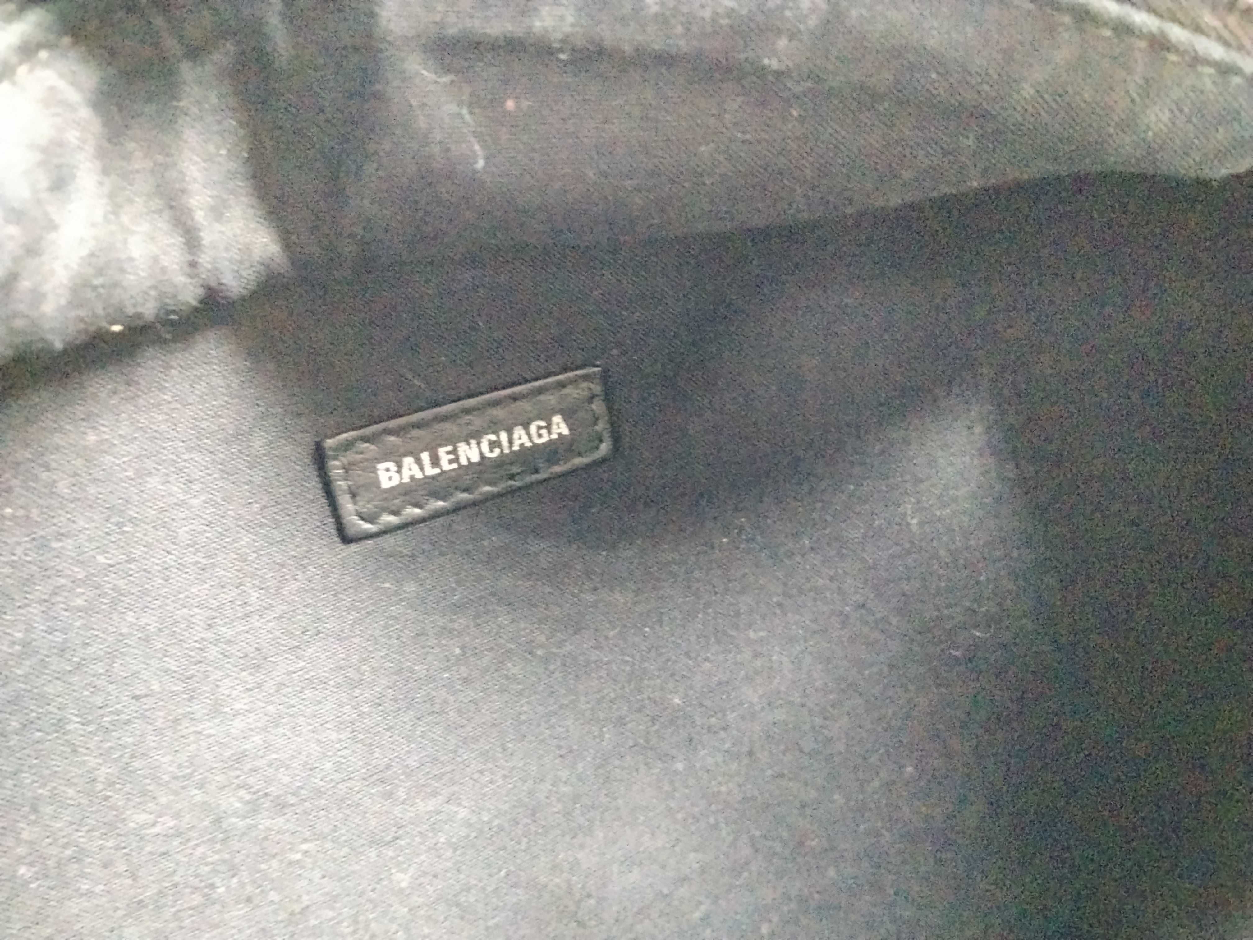 Body Bag Leather Shoulder Bag — view 11