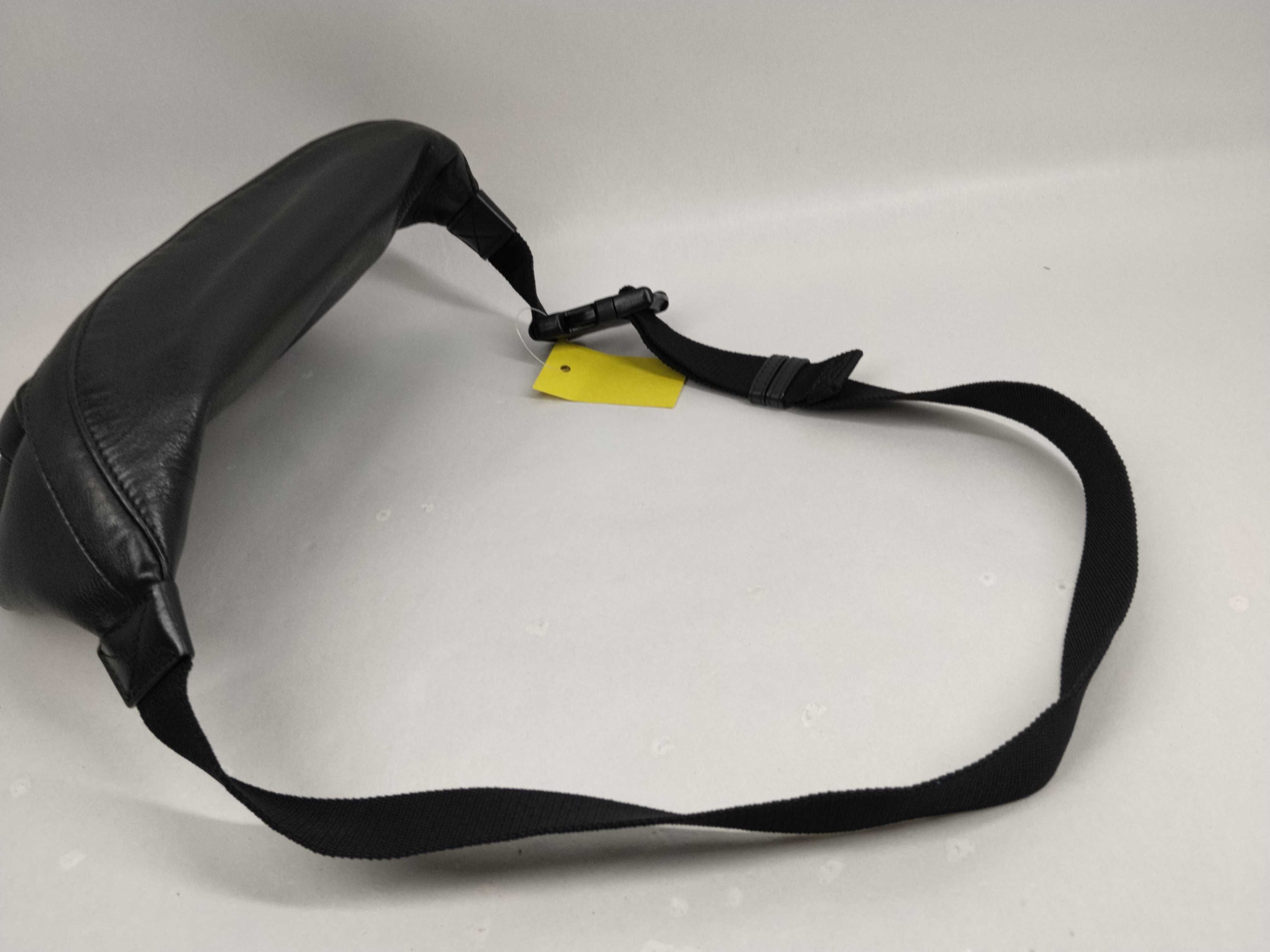 Body Bag Leather Shoulder Bag — view 6