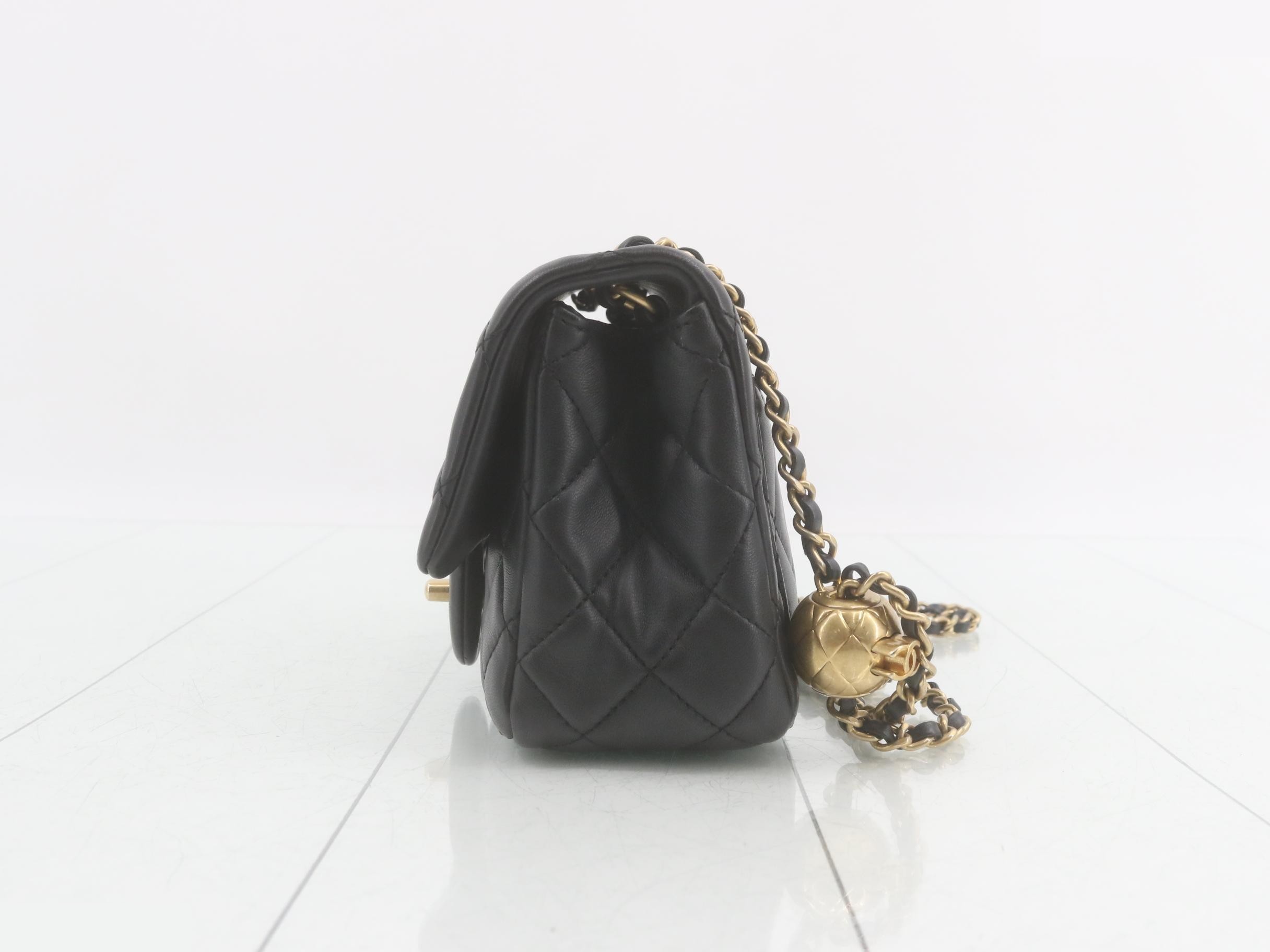 Matelassé Lambskin Turnlock Chain Shoulder Bag — view 3