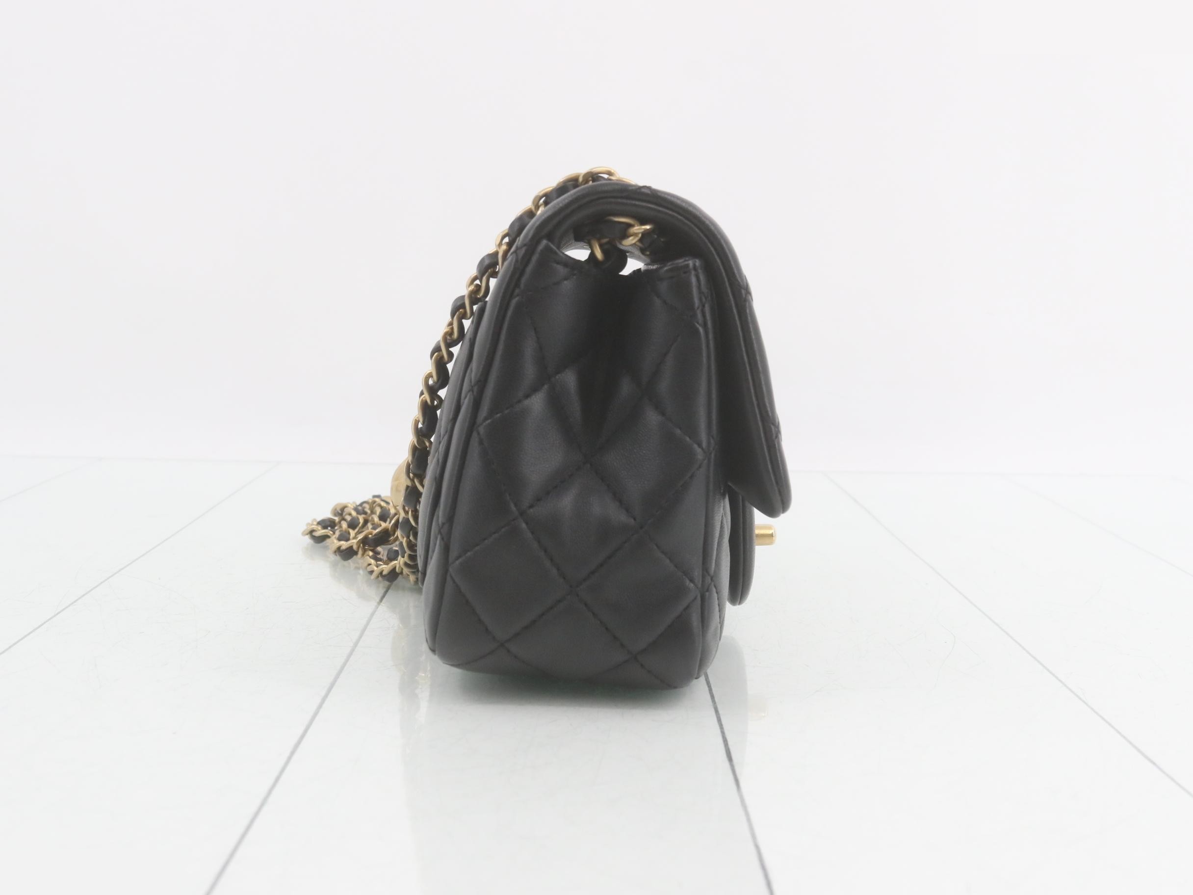 Matelassé Lambskin Turnlock Chain Shoulder Bag — view 4