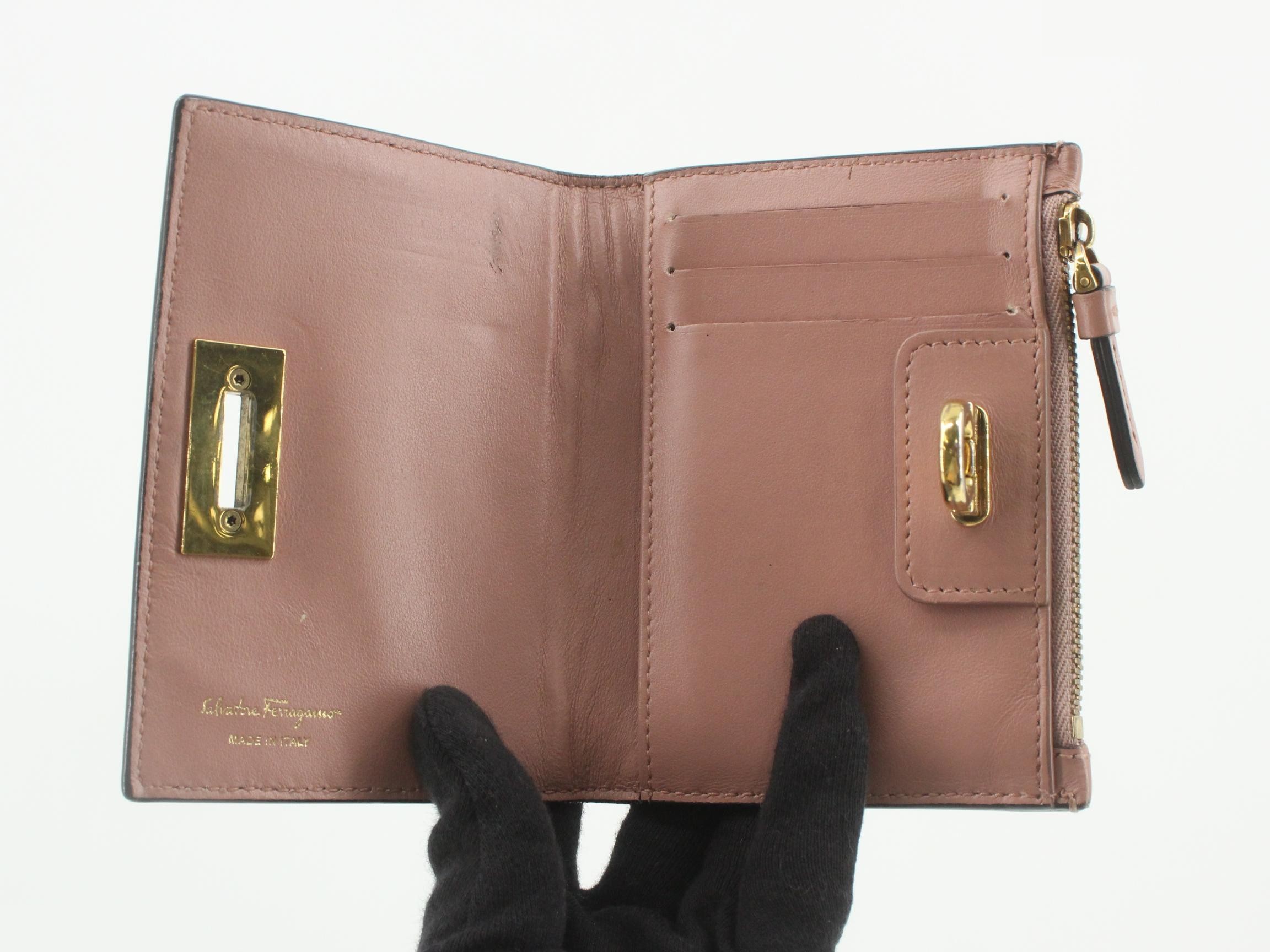 Other lines: Bags and Wallets — view 4