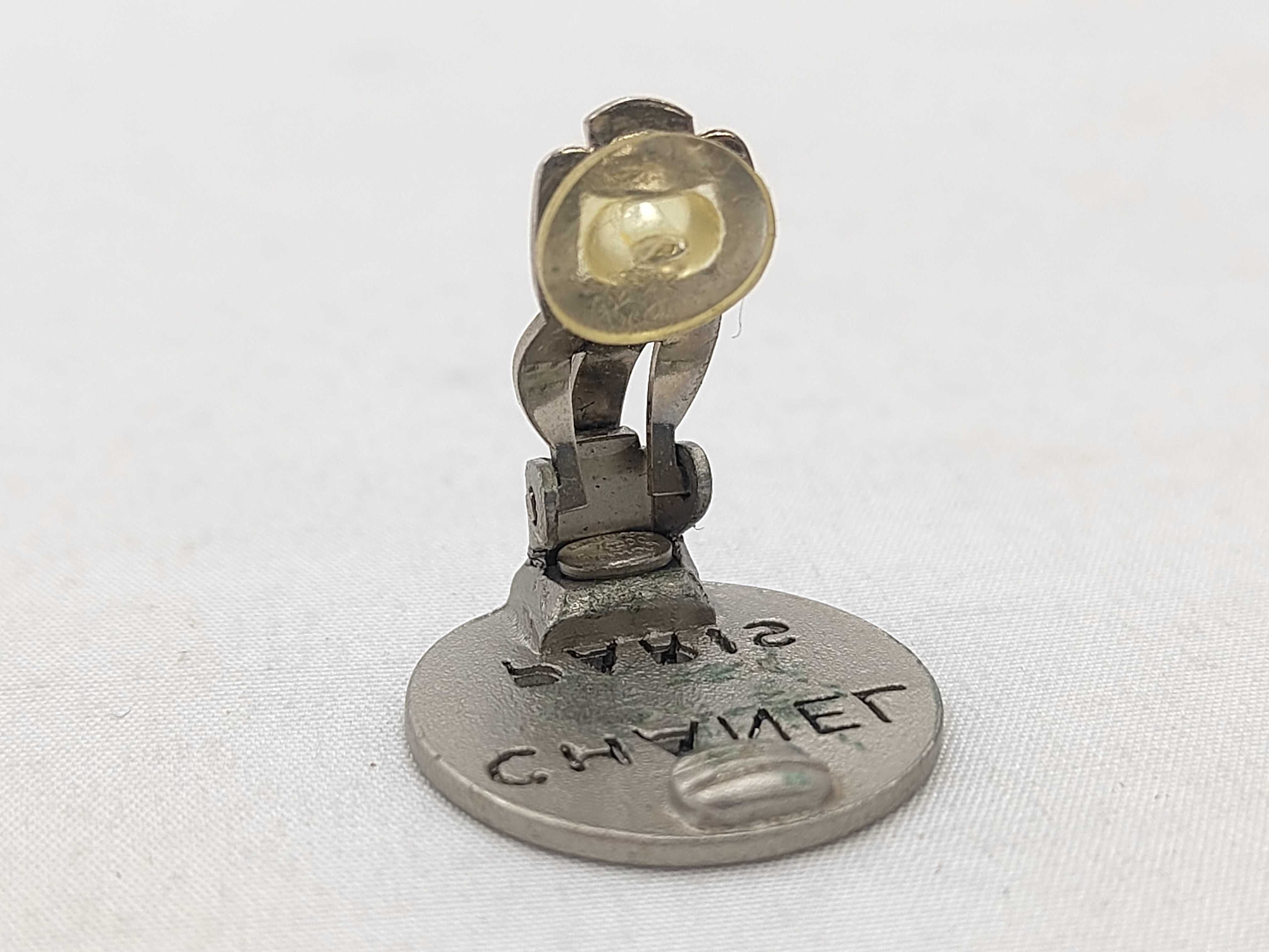 earrings — view 6