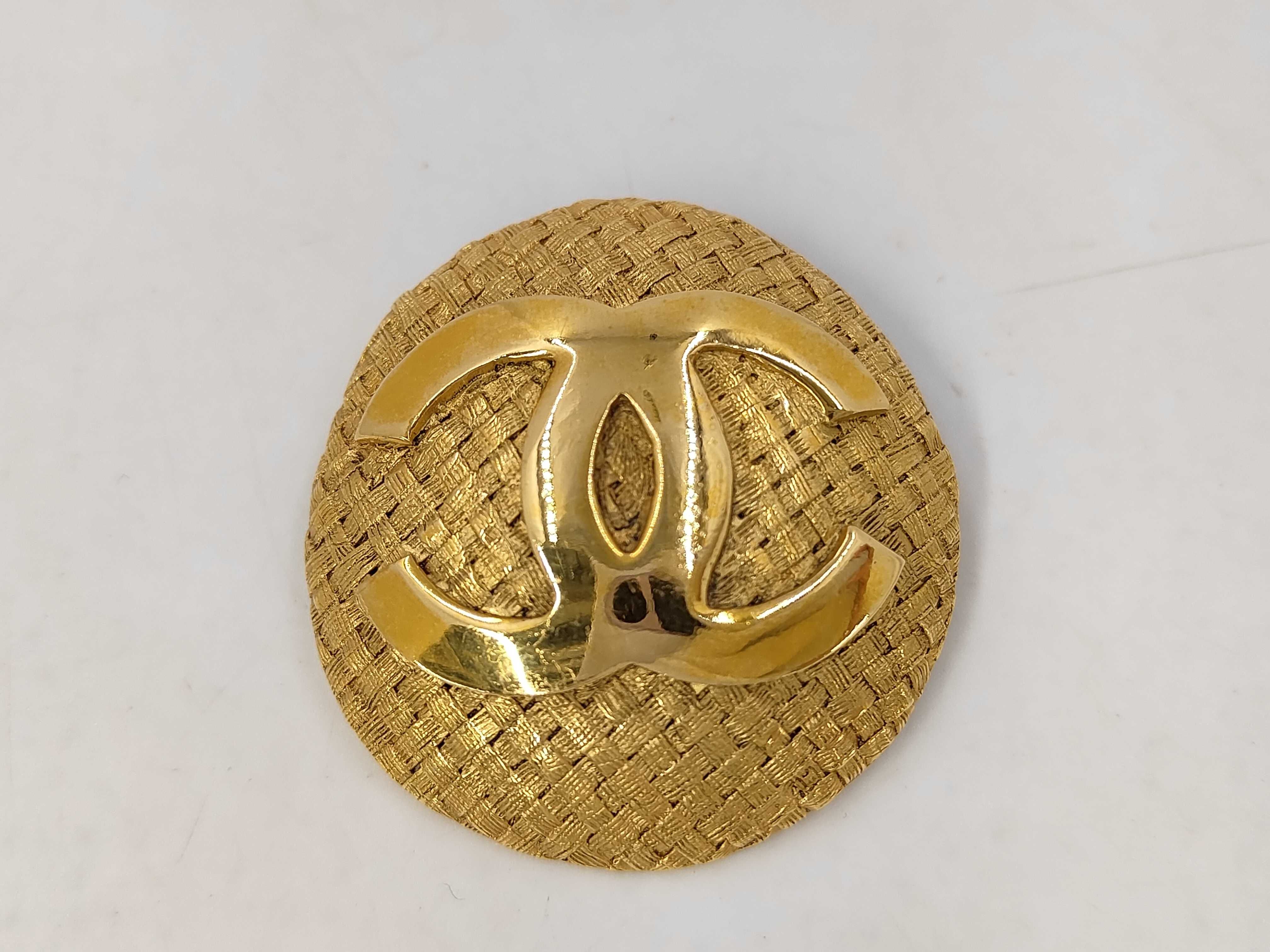 Coco Mark Round Gold Brooch