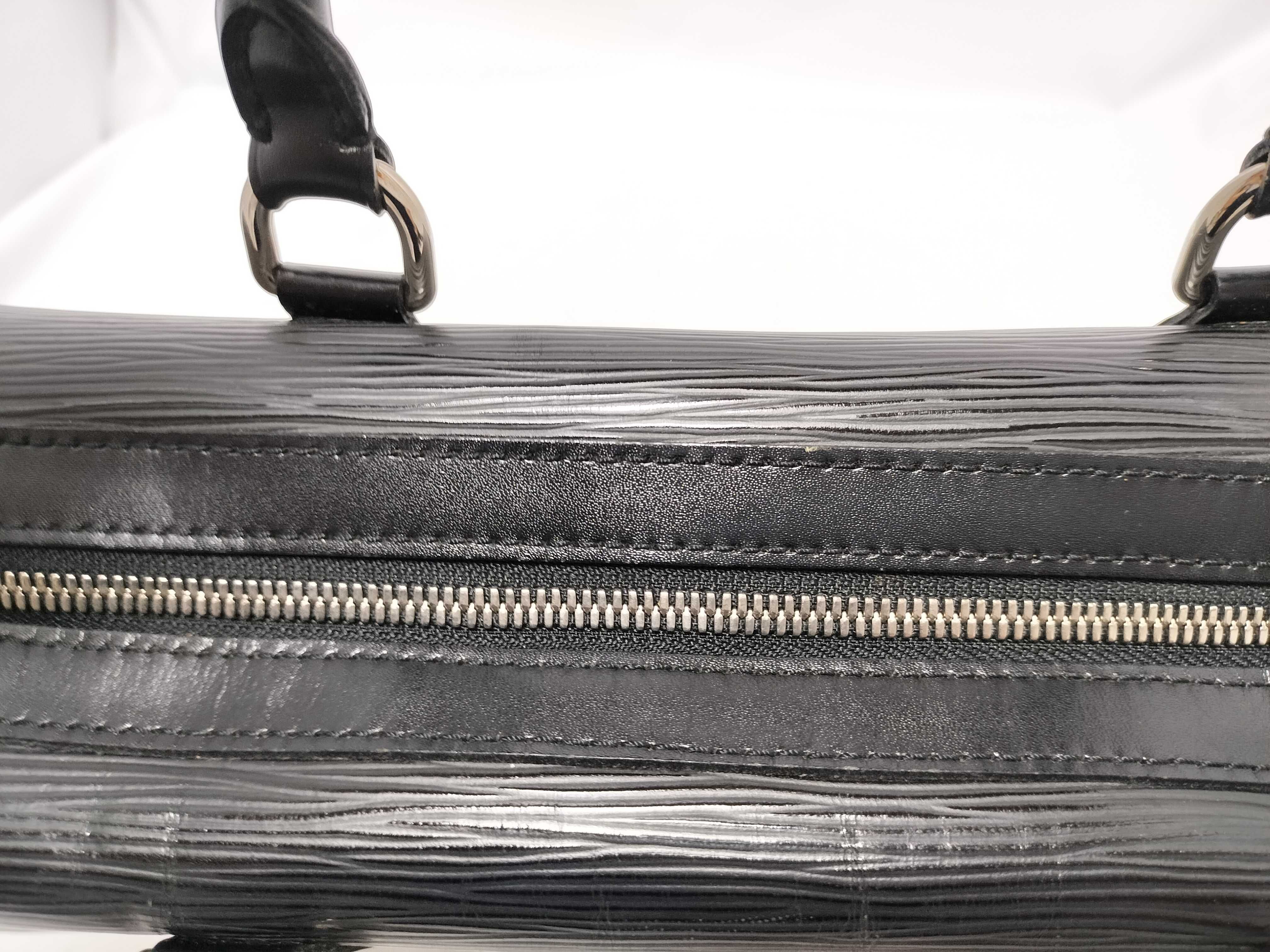 Epi Bourget/Epi/Noir/M42392/CA2097 Handbag — view 4