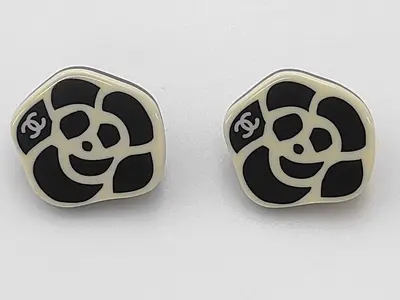 Camellia / Earrings / GP Earrings